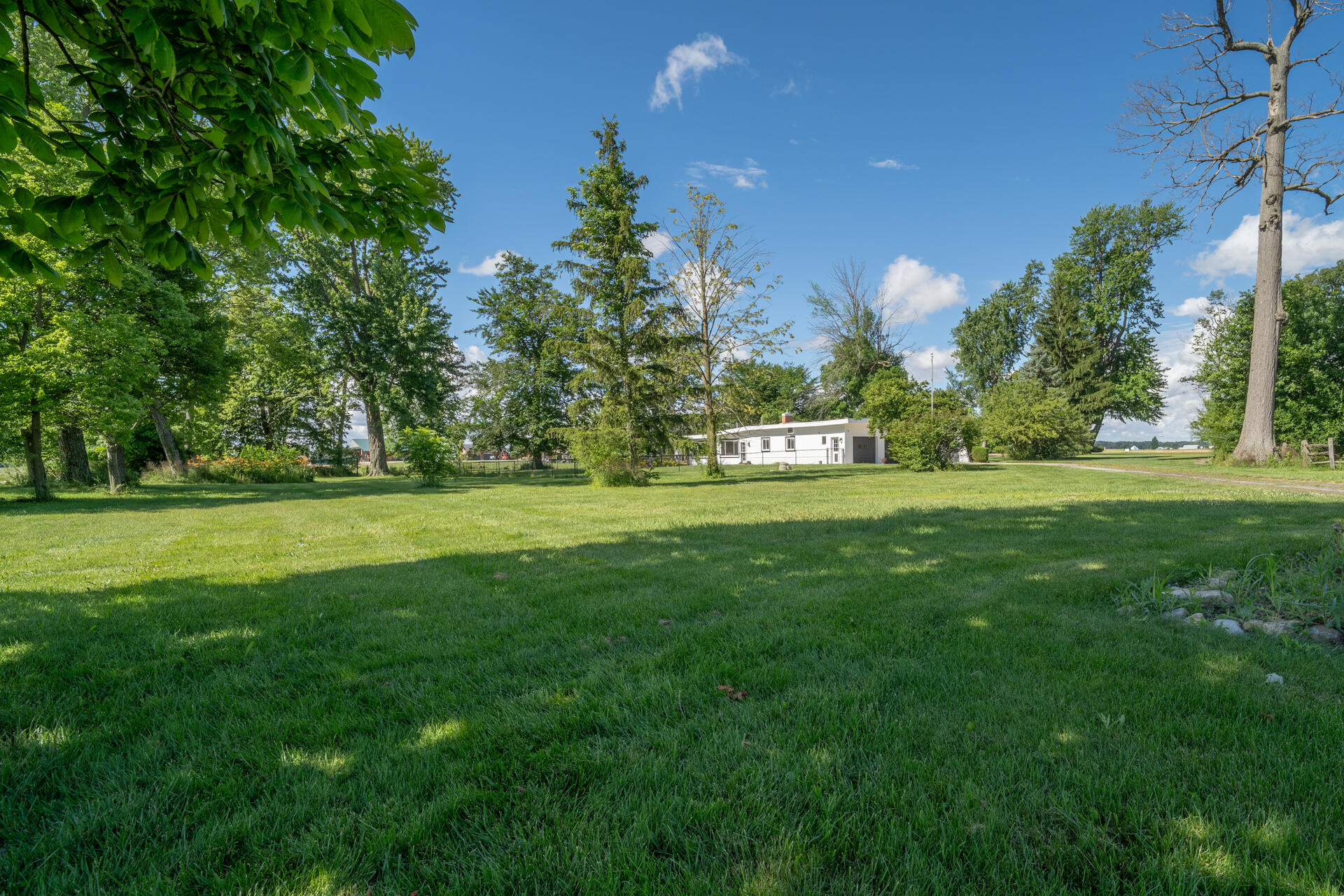 13952 Lochard Road Property Photo 7