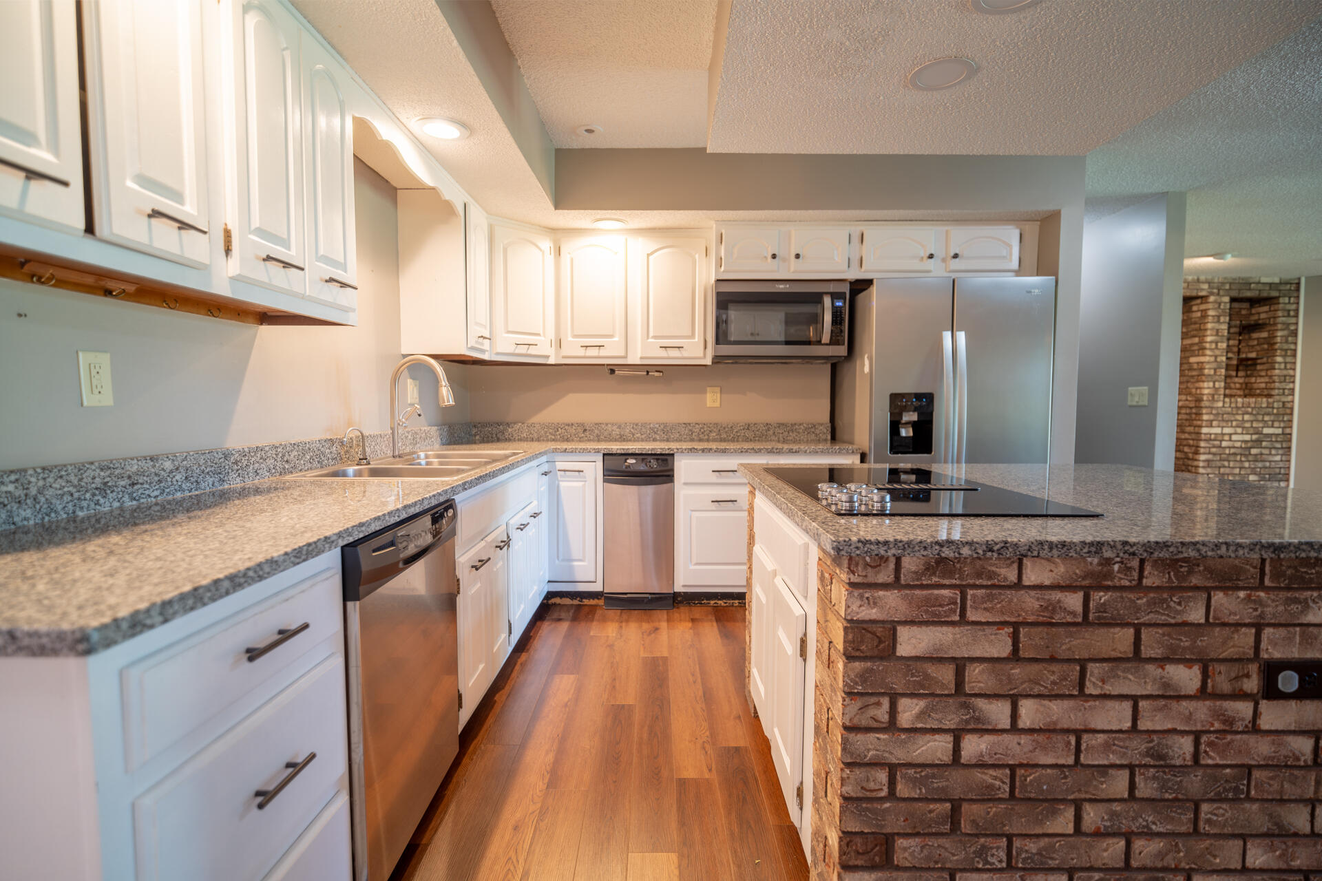 13952 Lochard Road Property Photo 15