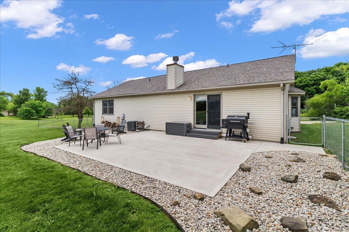 7243 State Route 559 Property Photo 2