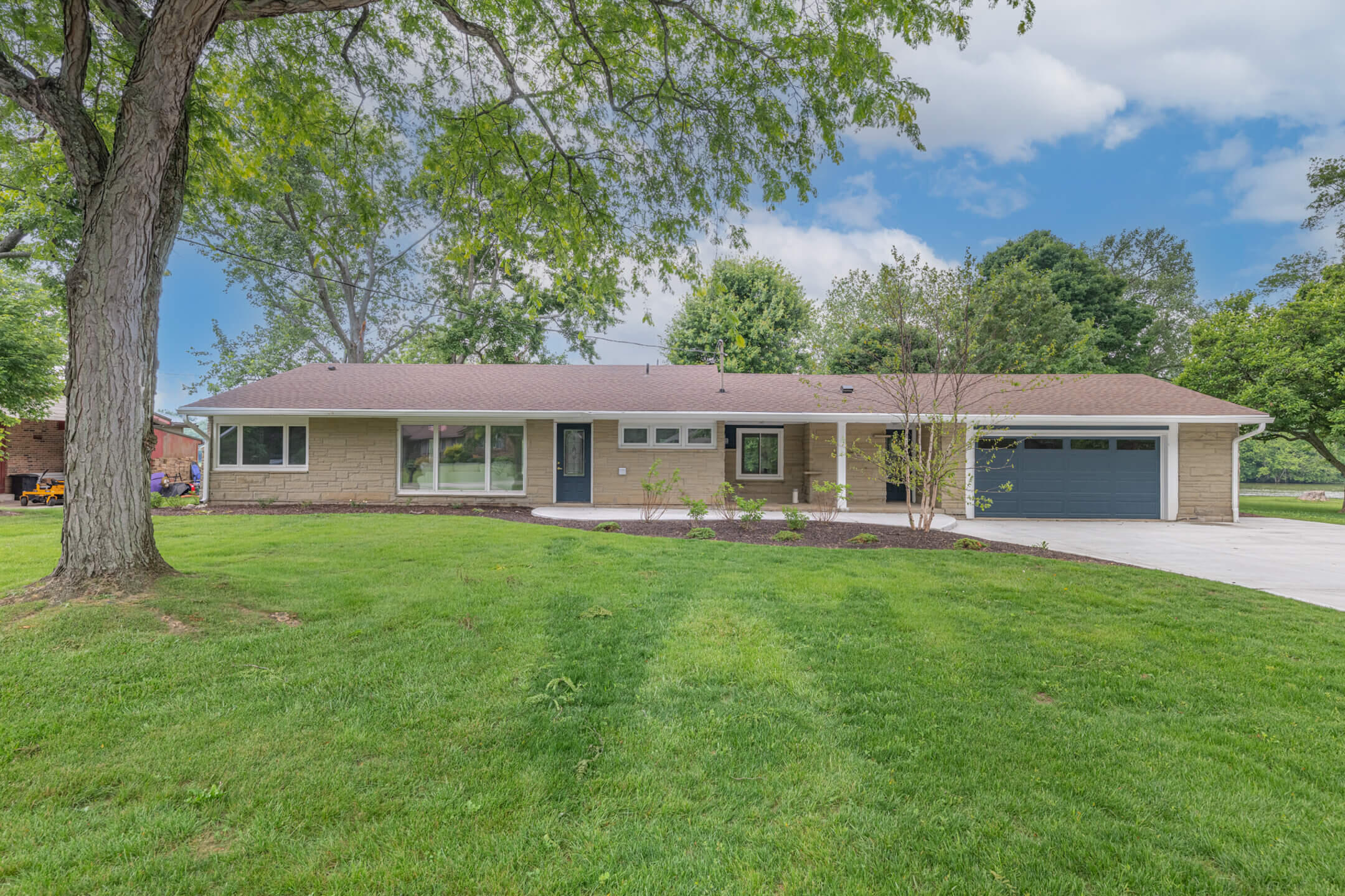 1091 Sylvan Shores Drive Property Photo 1