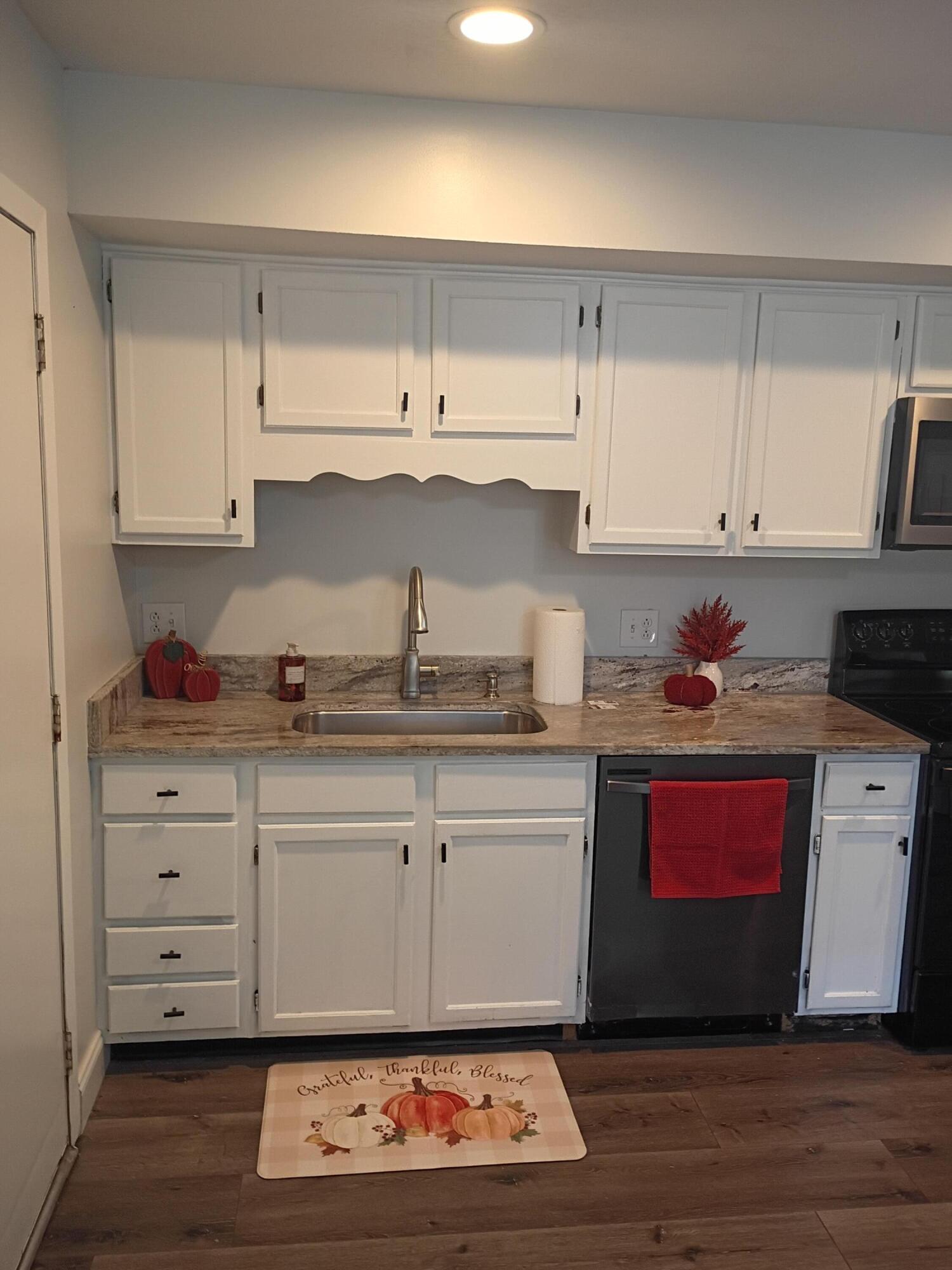 541 Argonne Avenue .. Property Photo 6
