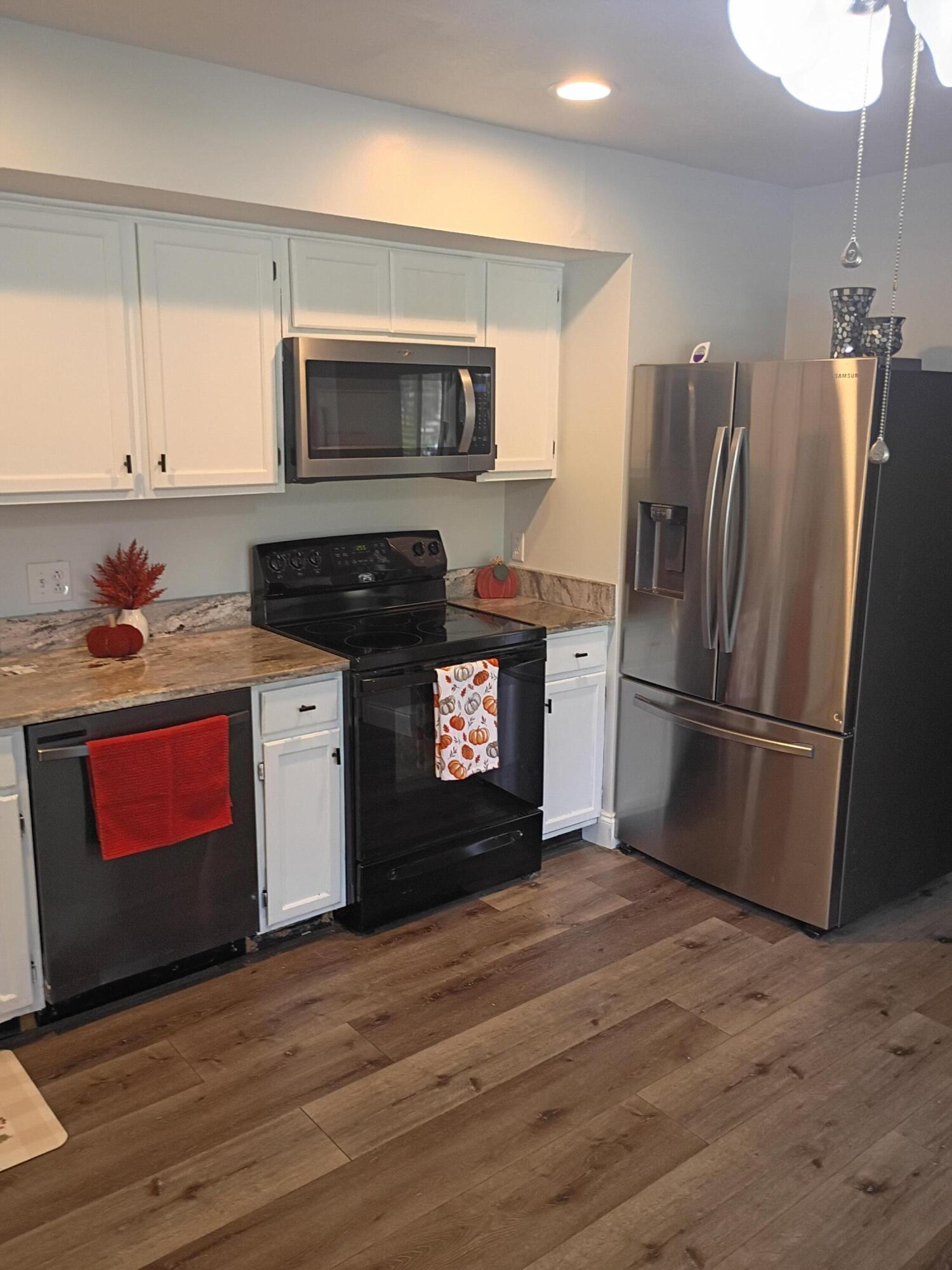 541 Argonne Avenue .. Property Photo 7
