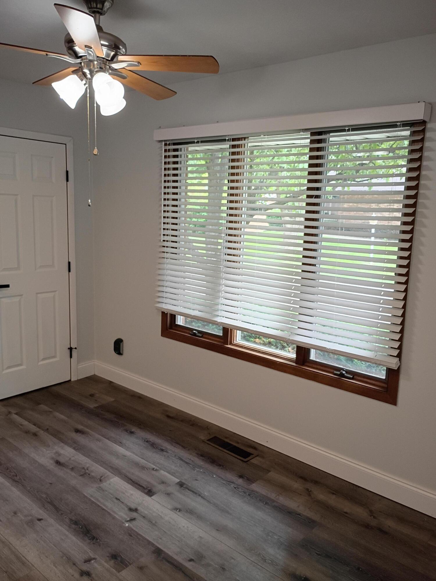541 Argonne Avenue .. Property Photo 10