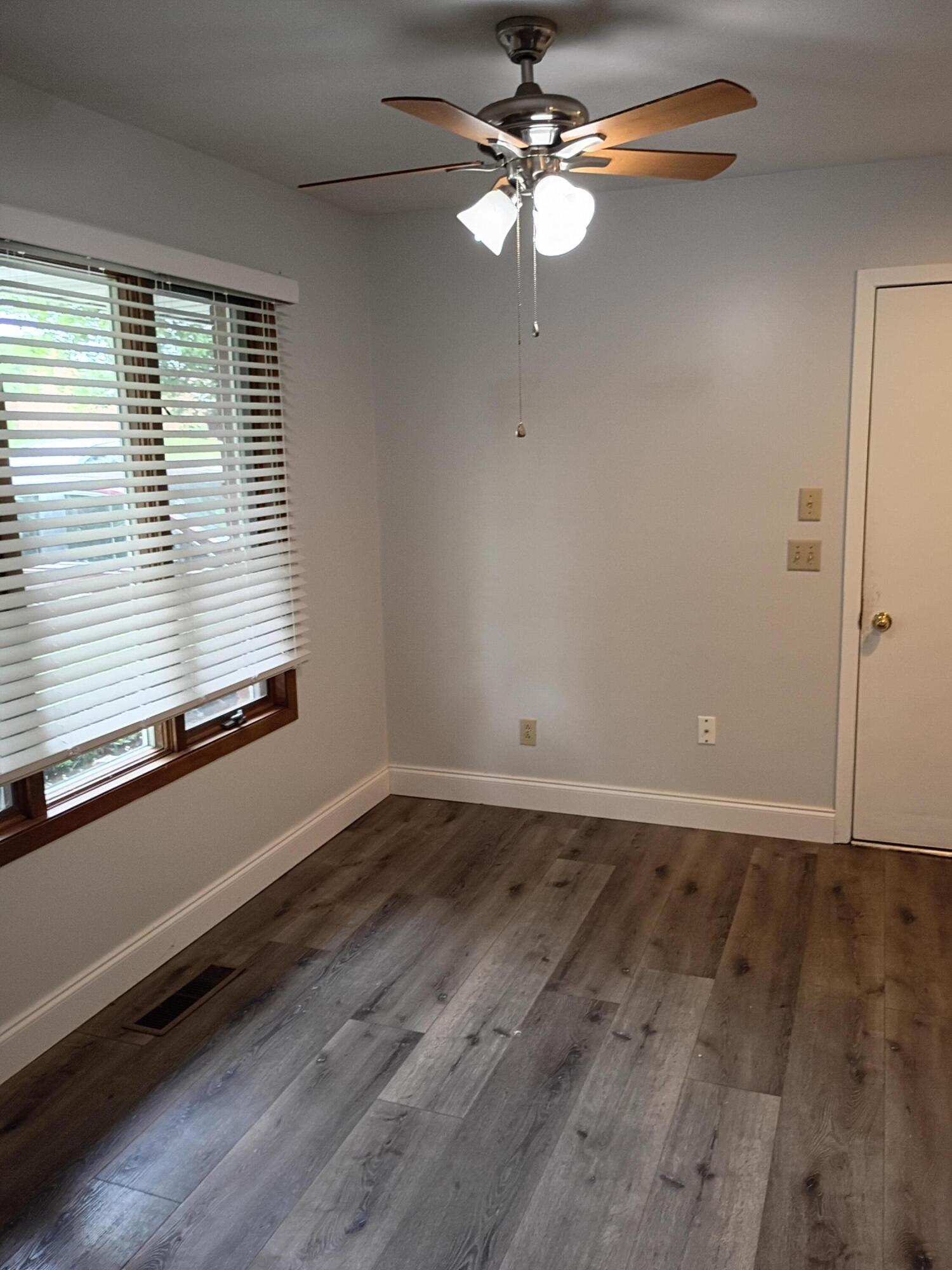 541 Argonne Avenue .. Property Photo 11