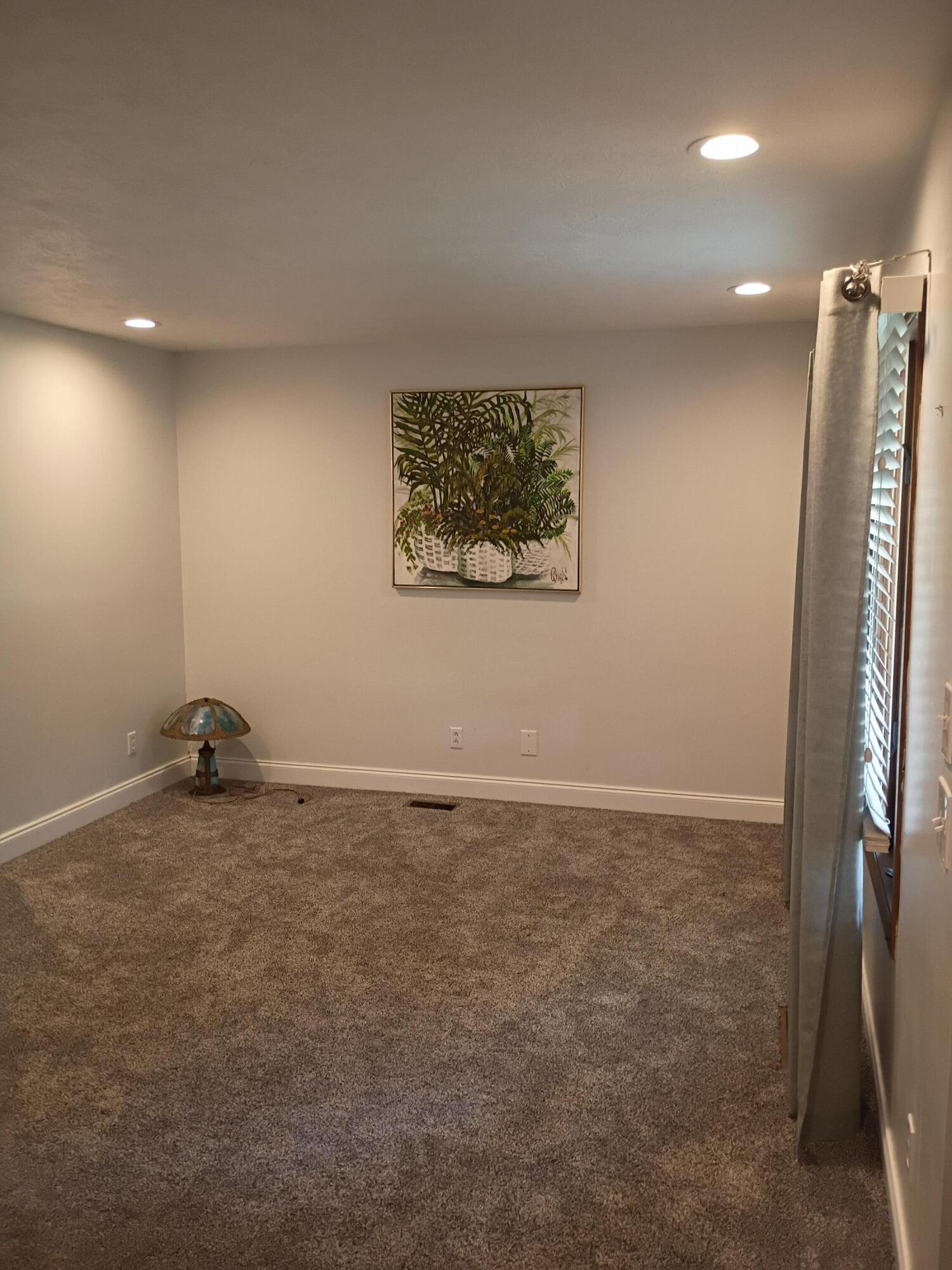 541 Argonne Avenue .. Property Photo 14