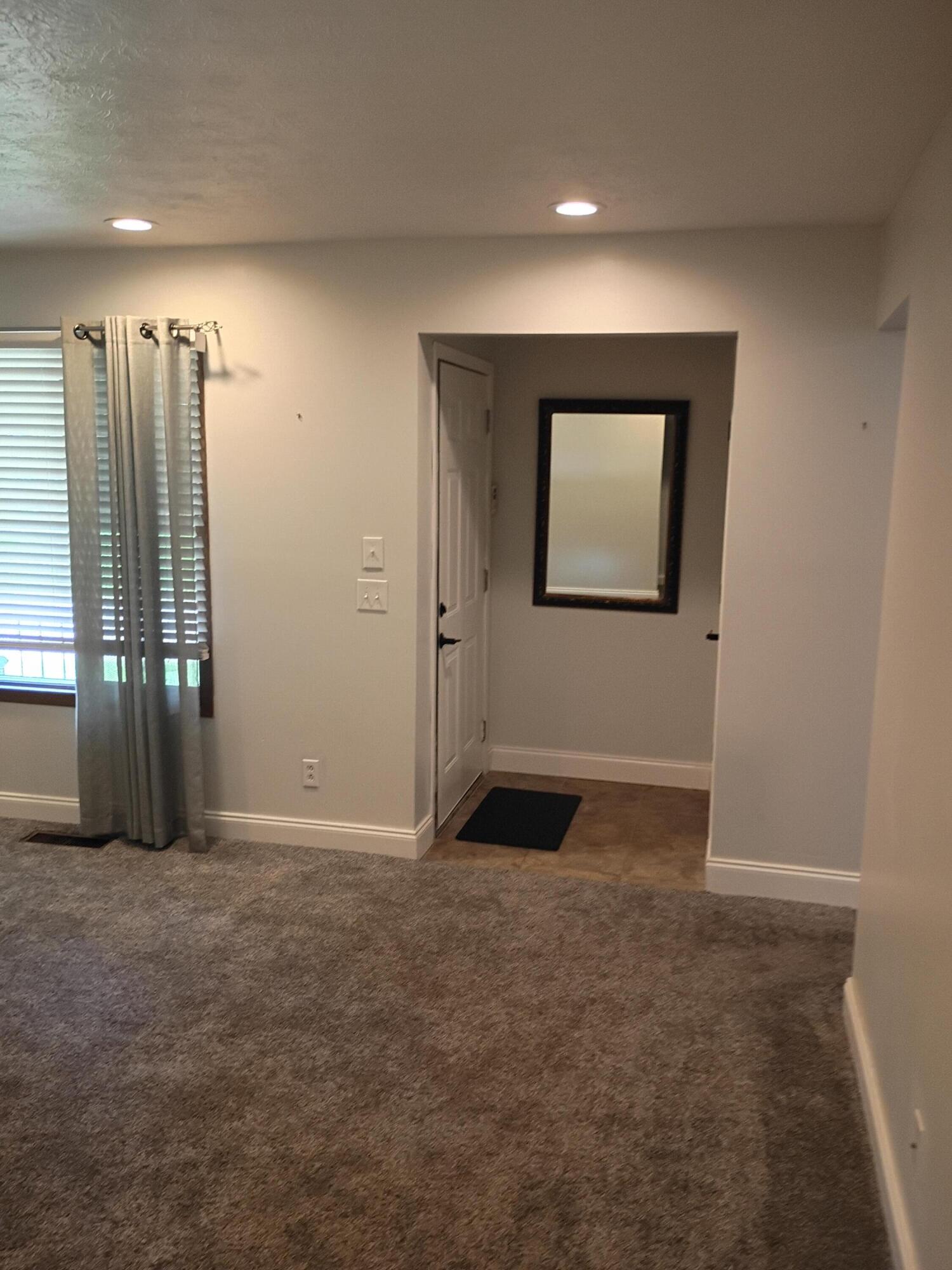 541 Argonne Avenue .. Property Photo 15