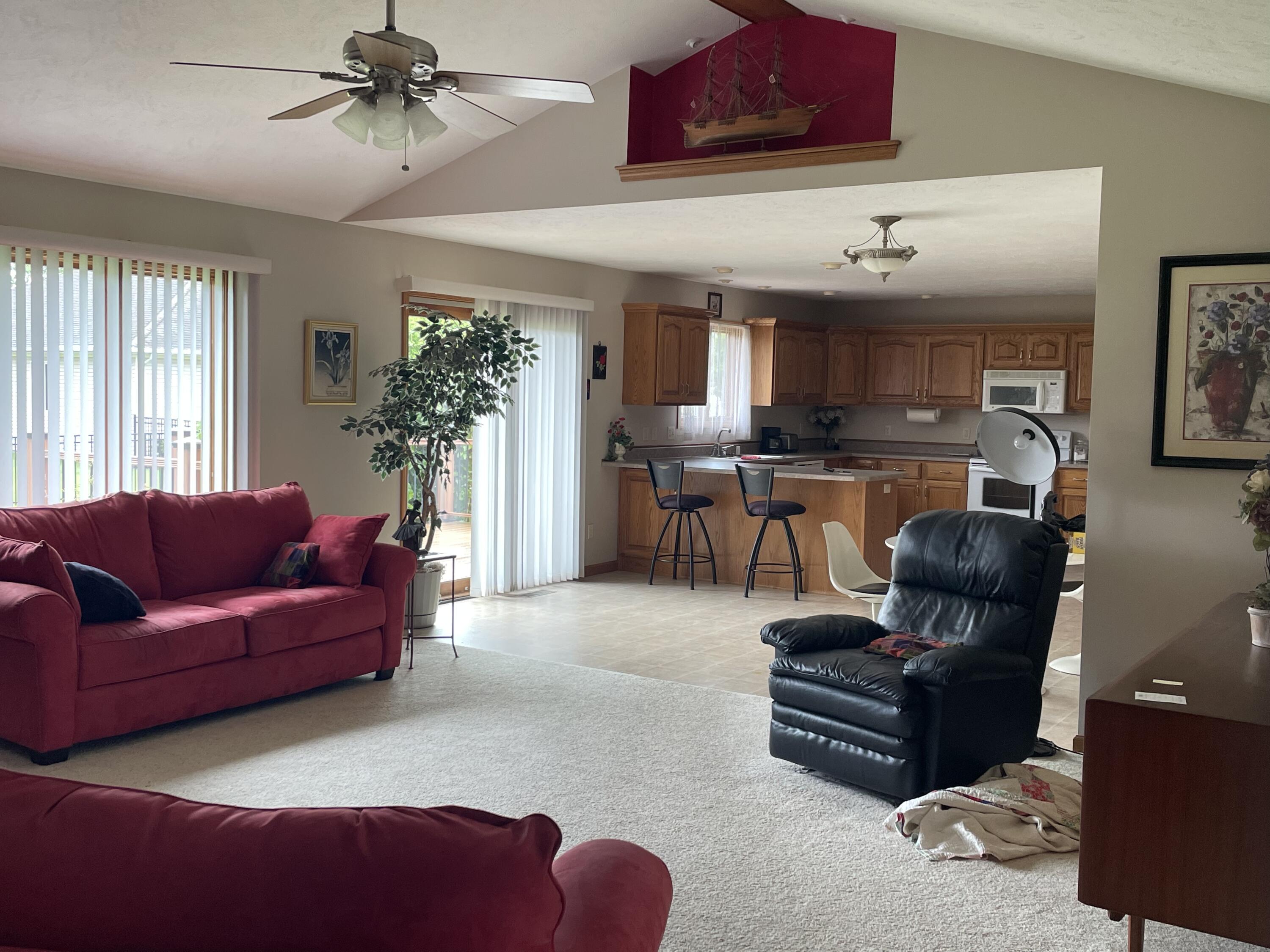 1554 Westlake Drive Property Photo 2