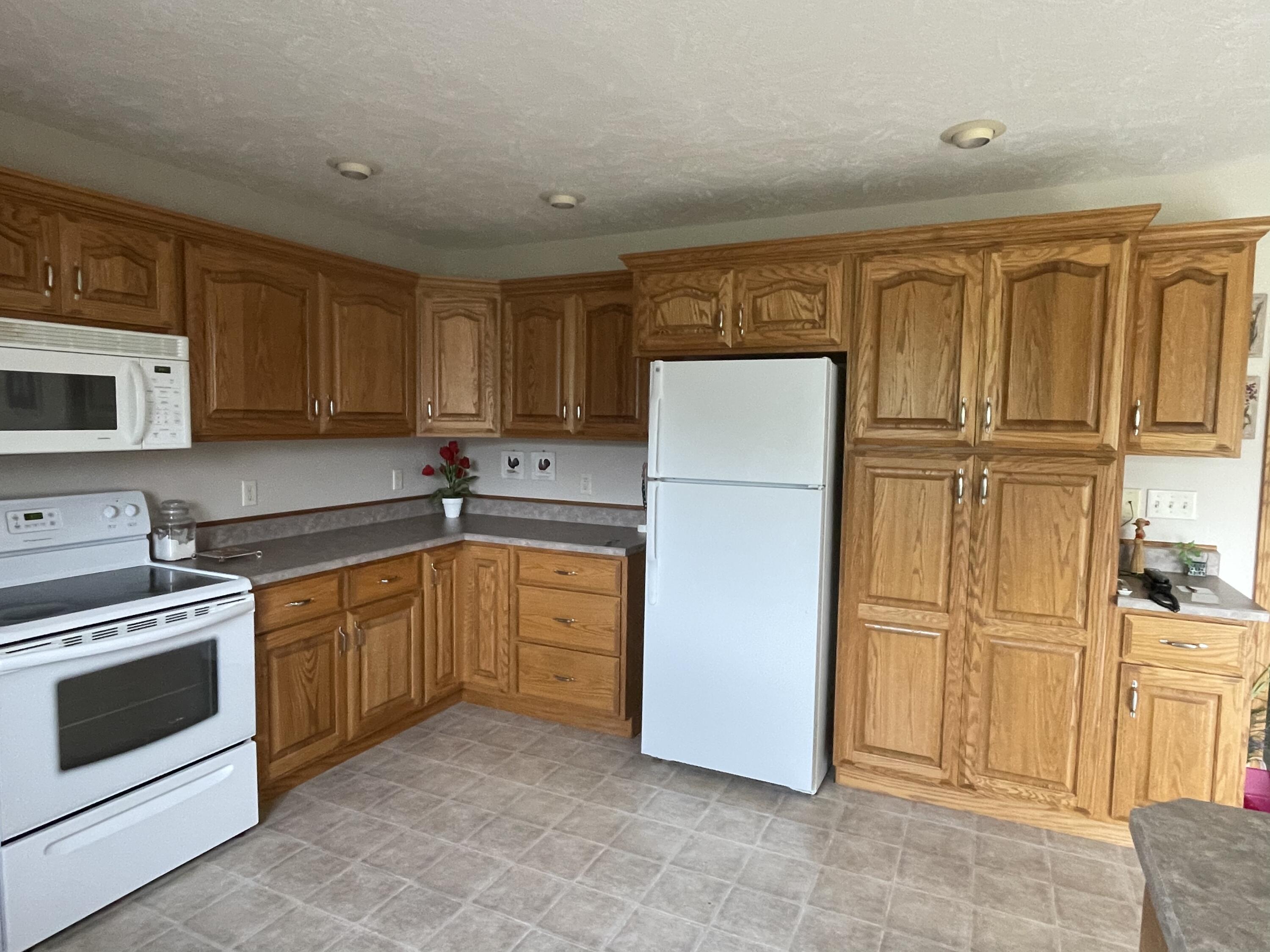 1554 Westlake Drive Property Photo 4