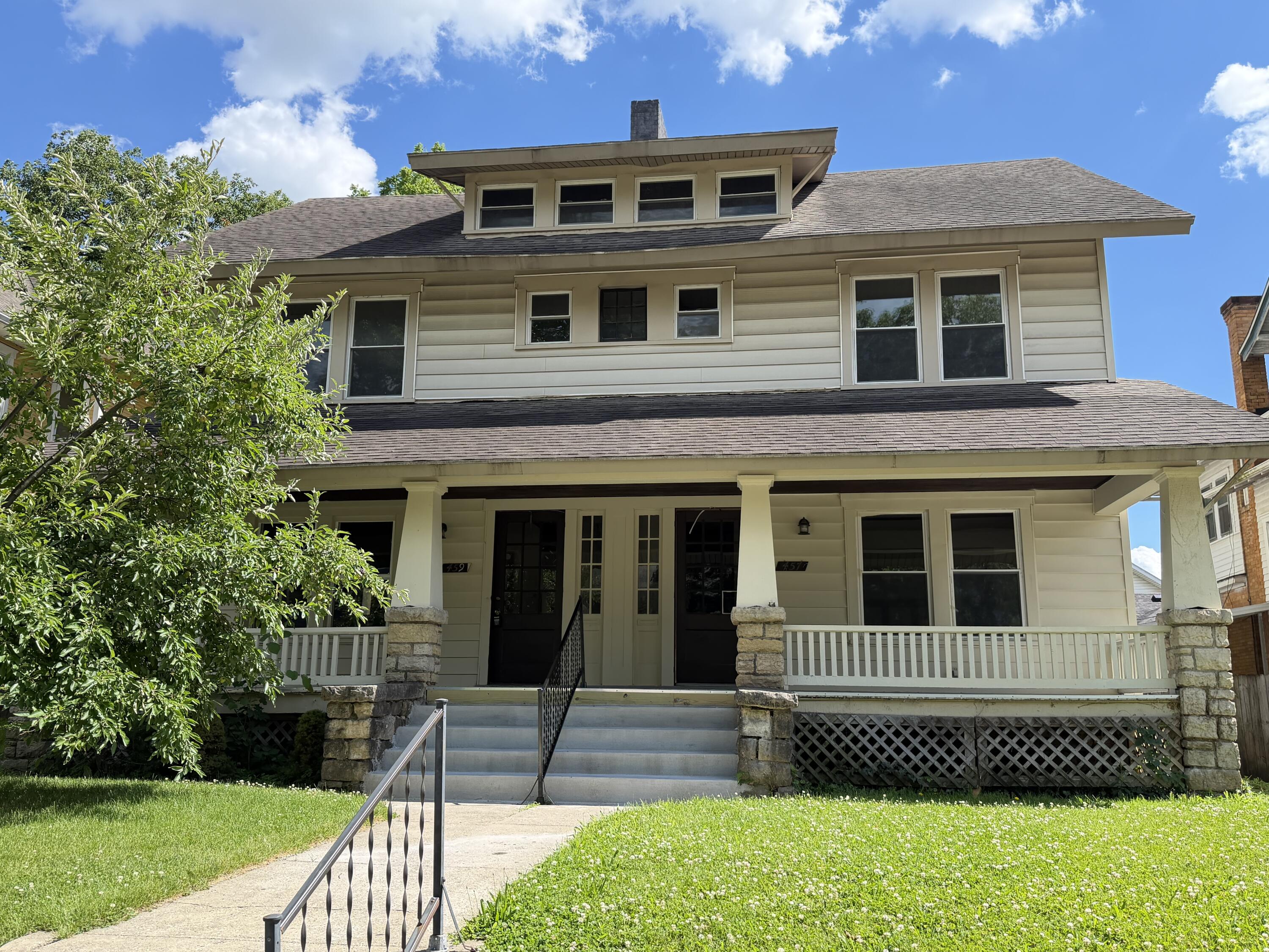 457-459 E Madison Avenue Property Photo 1