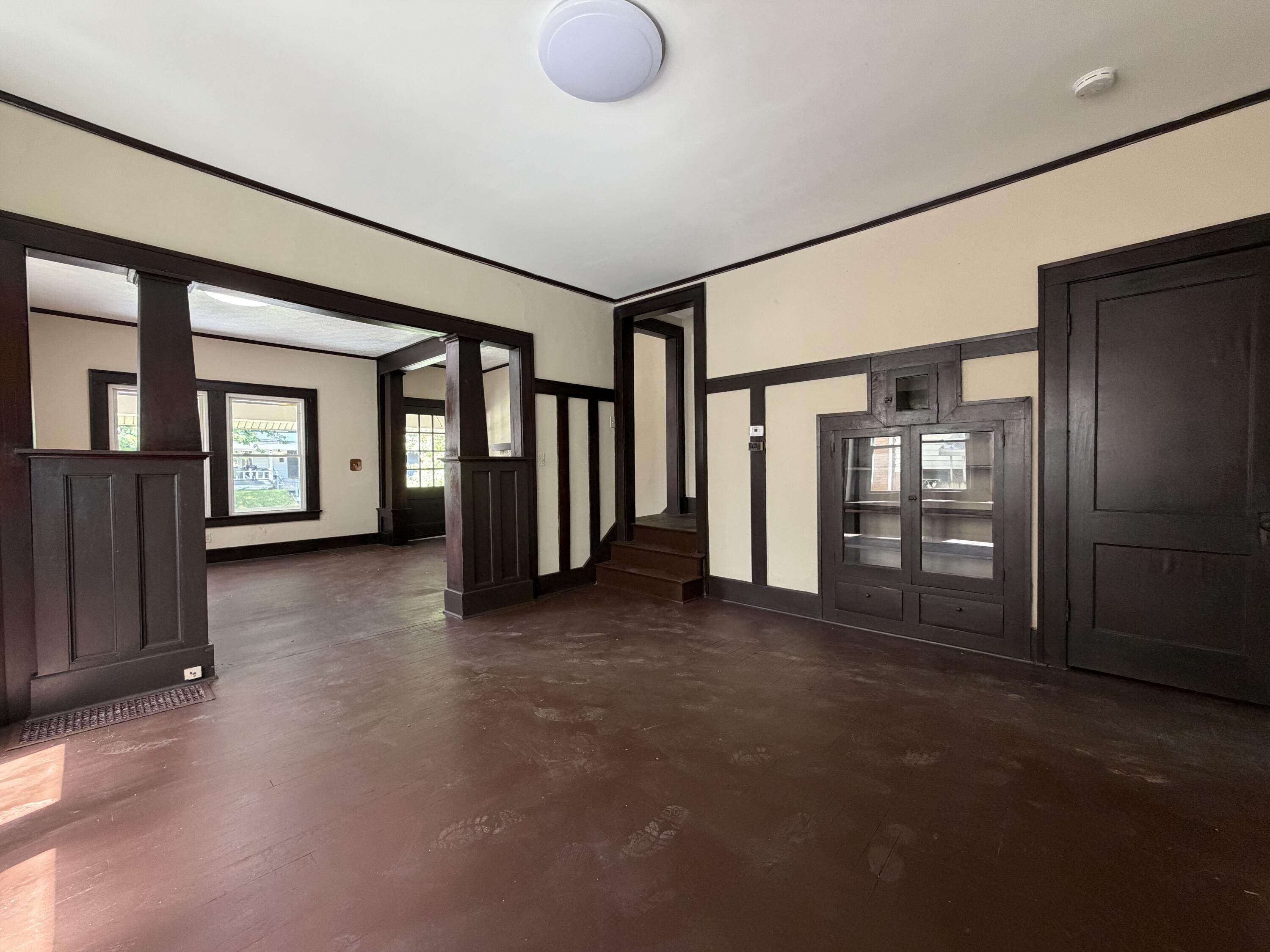 457-459 E Madison Avenue Property Photo 7