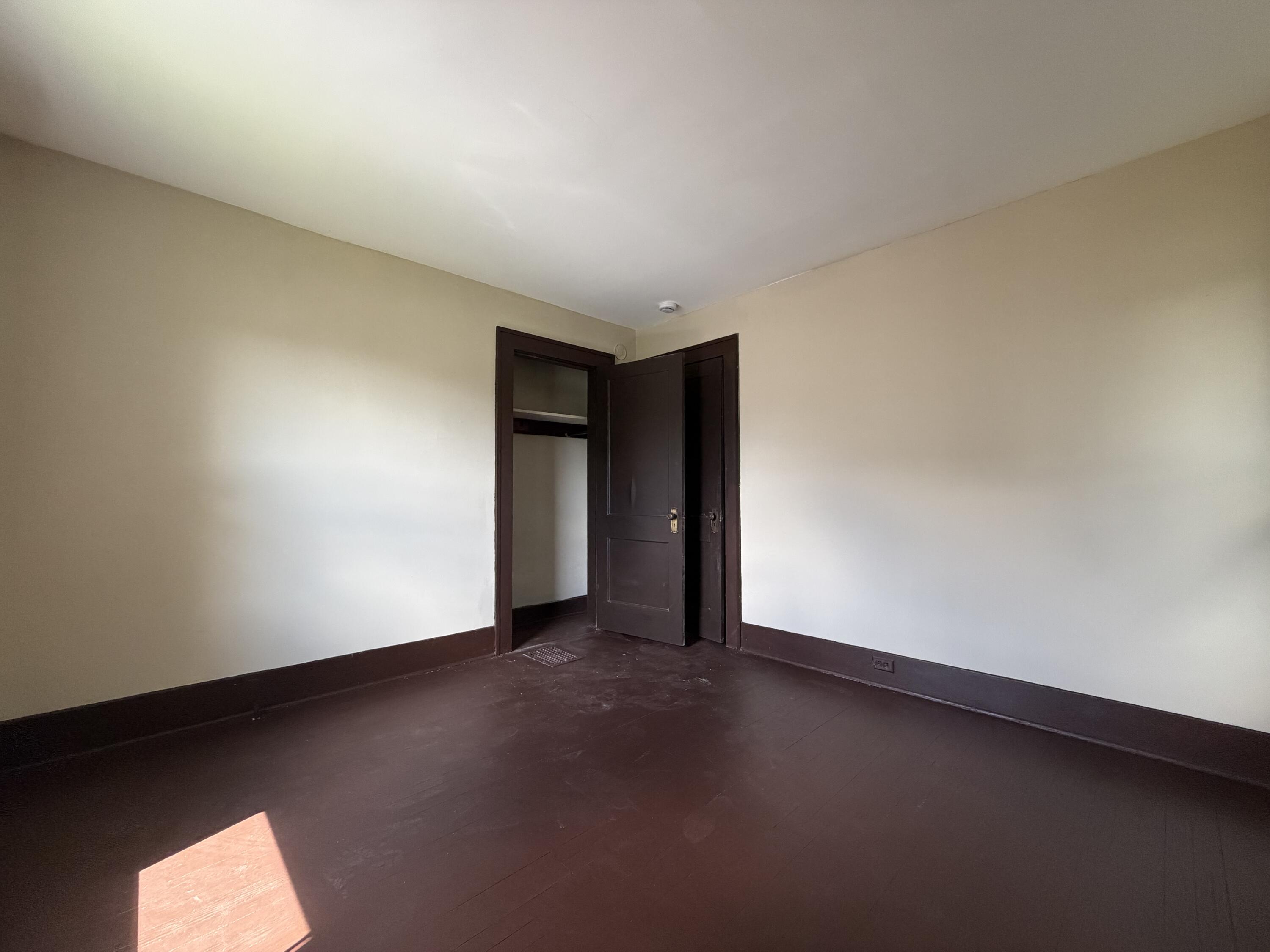 457-459 E Madison Avenue Property Photo 16