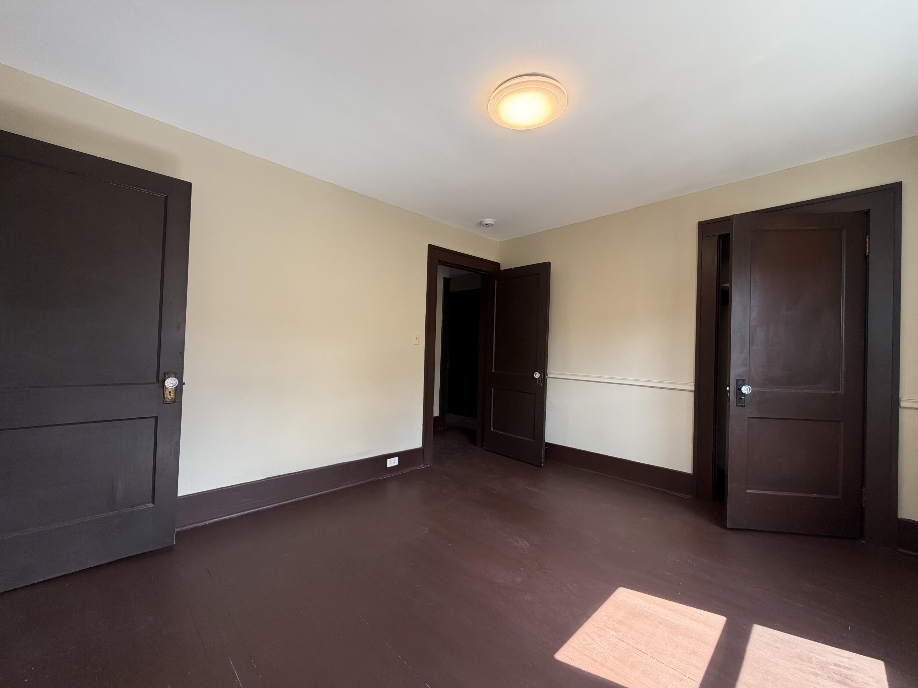 457-459 E Madison Avenue Property Photo 18