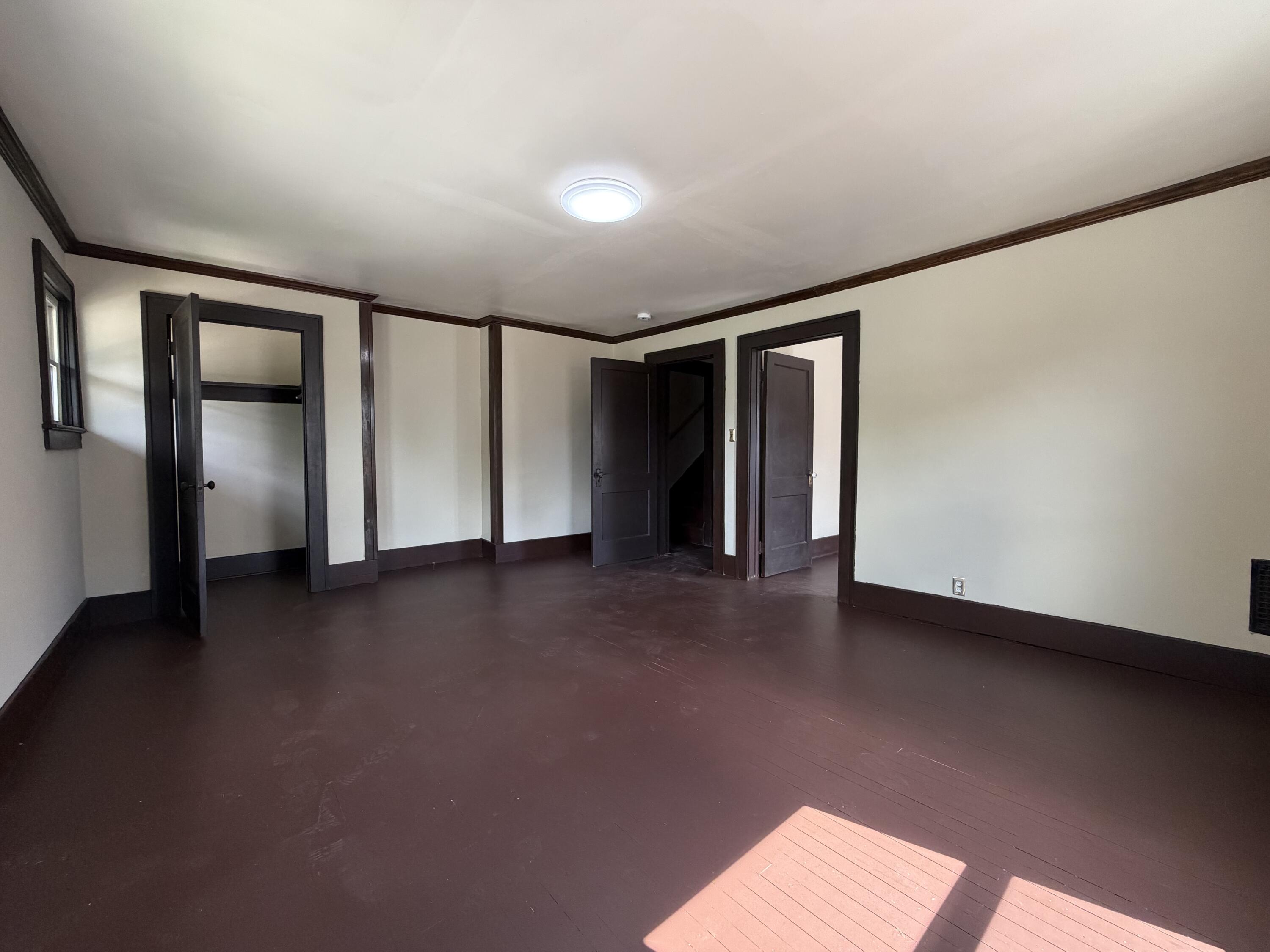 457-459 E Madison Avenue Property Photo 20