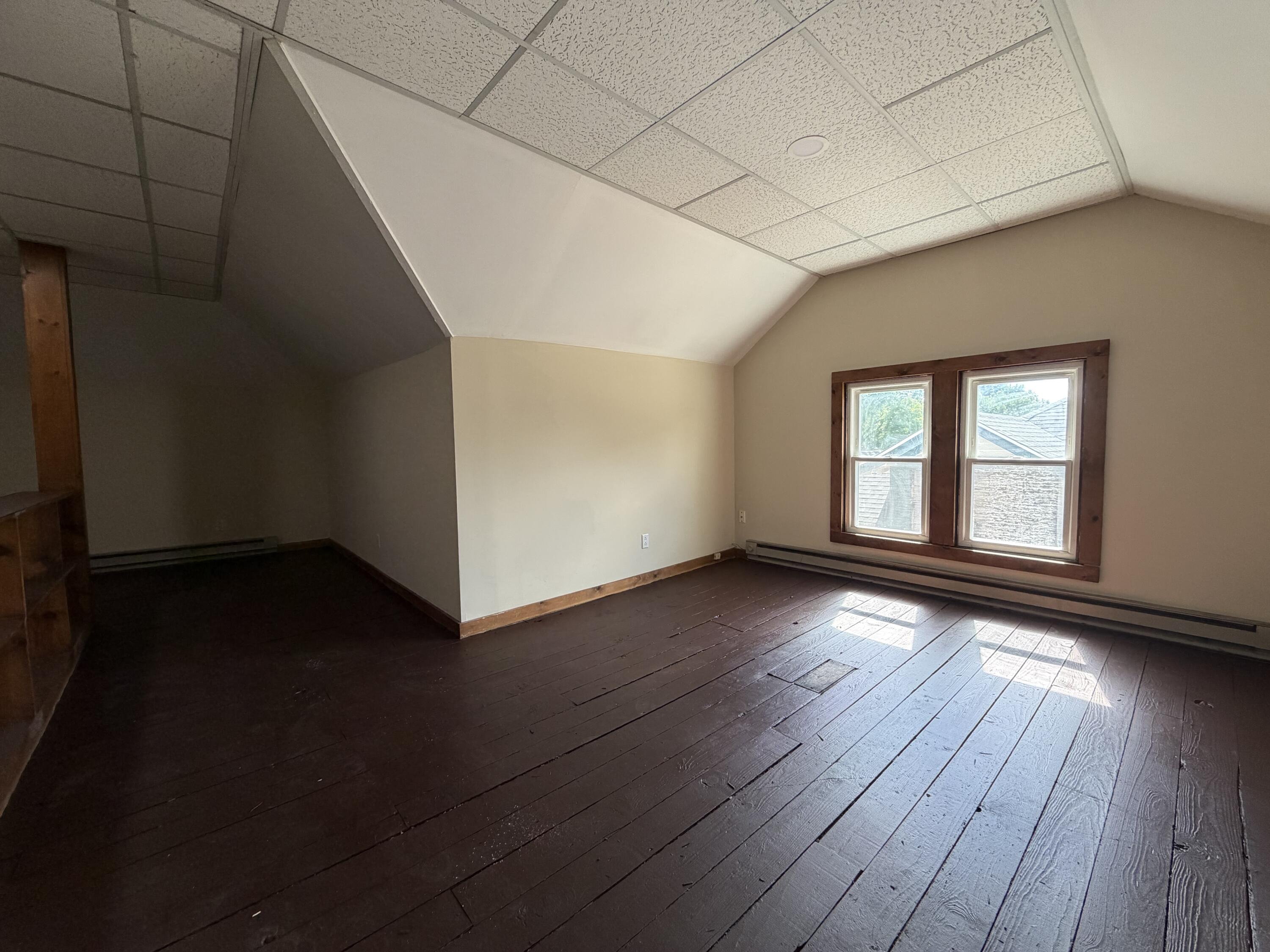 457-459 E Madison Avenue Property Photo 21