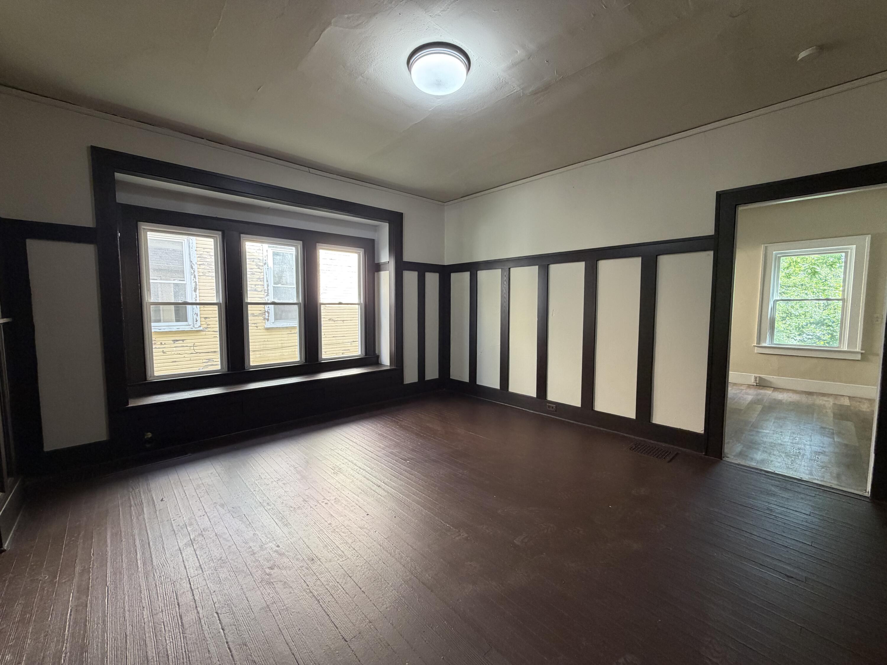 457-459 E Madison Avenue Property Photo 30