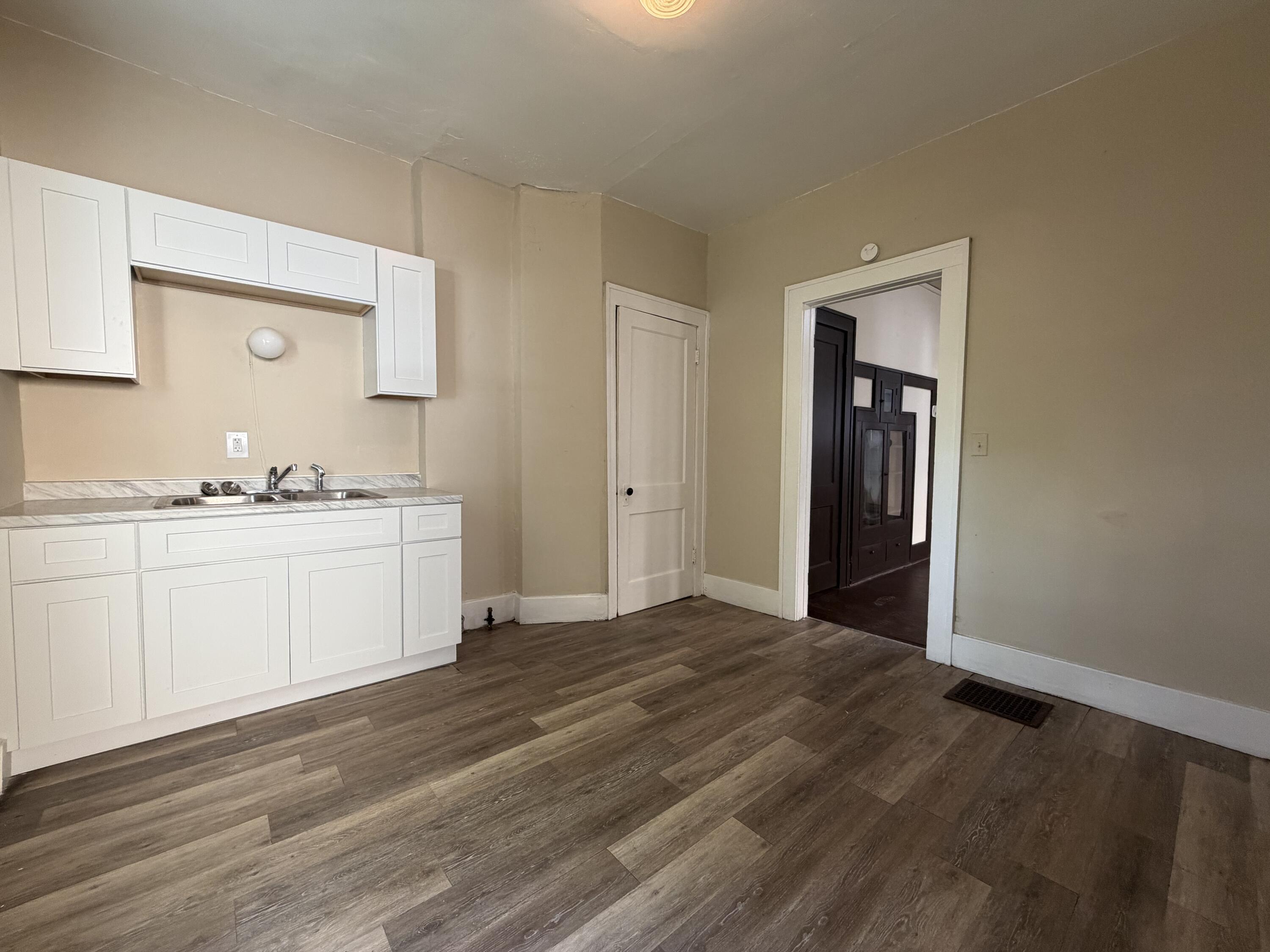 457-459 E Madison Avenue Property Photo 35