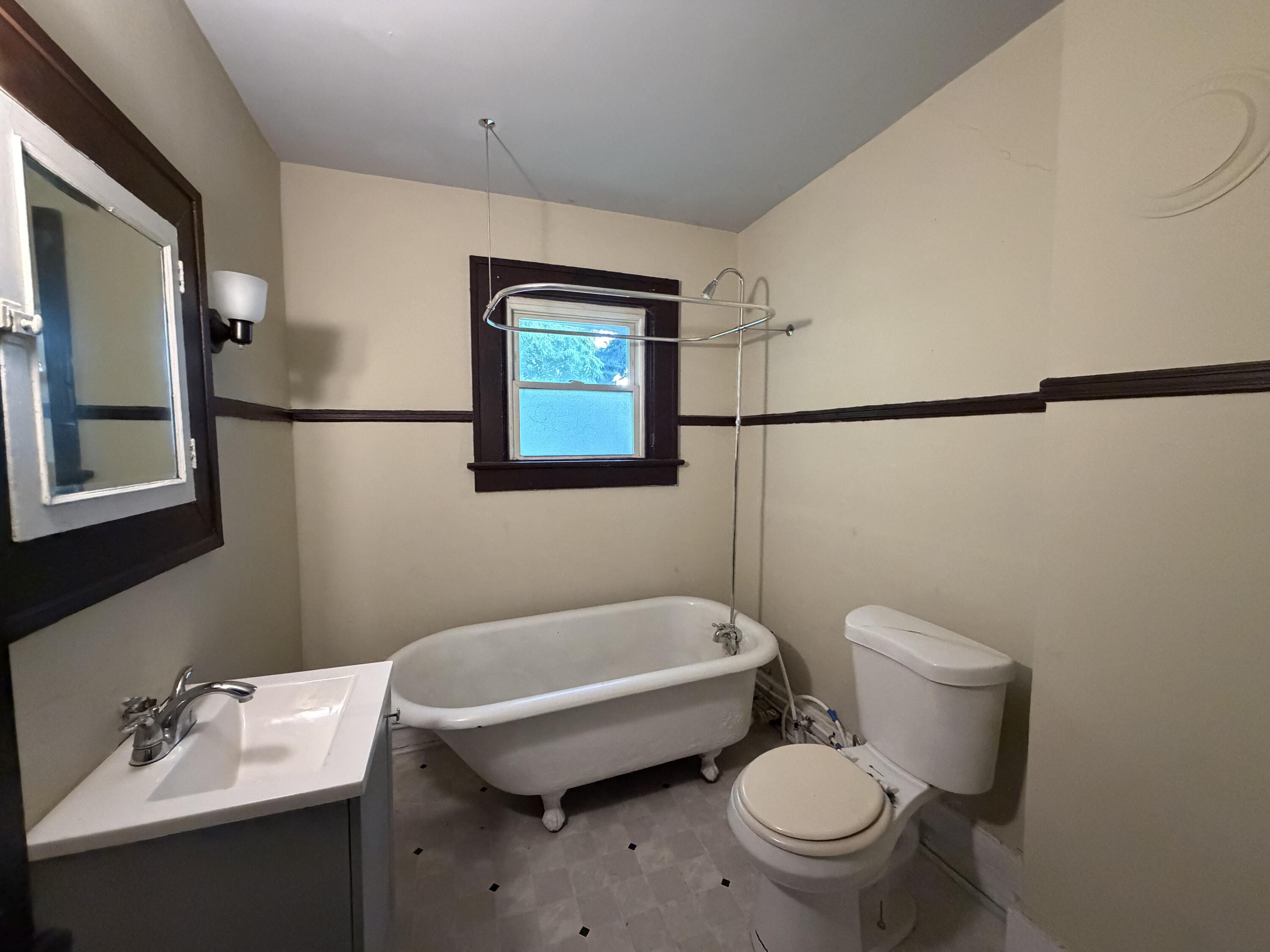 457-459 E Madison Avenue Property Photo 38