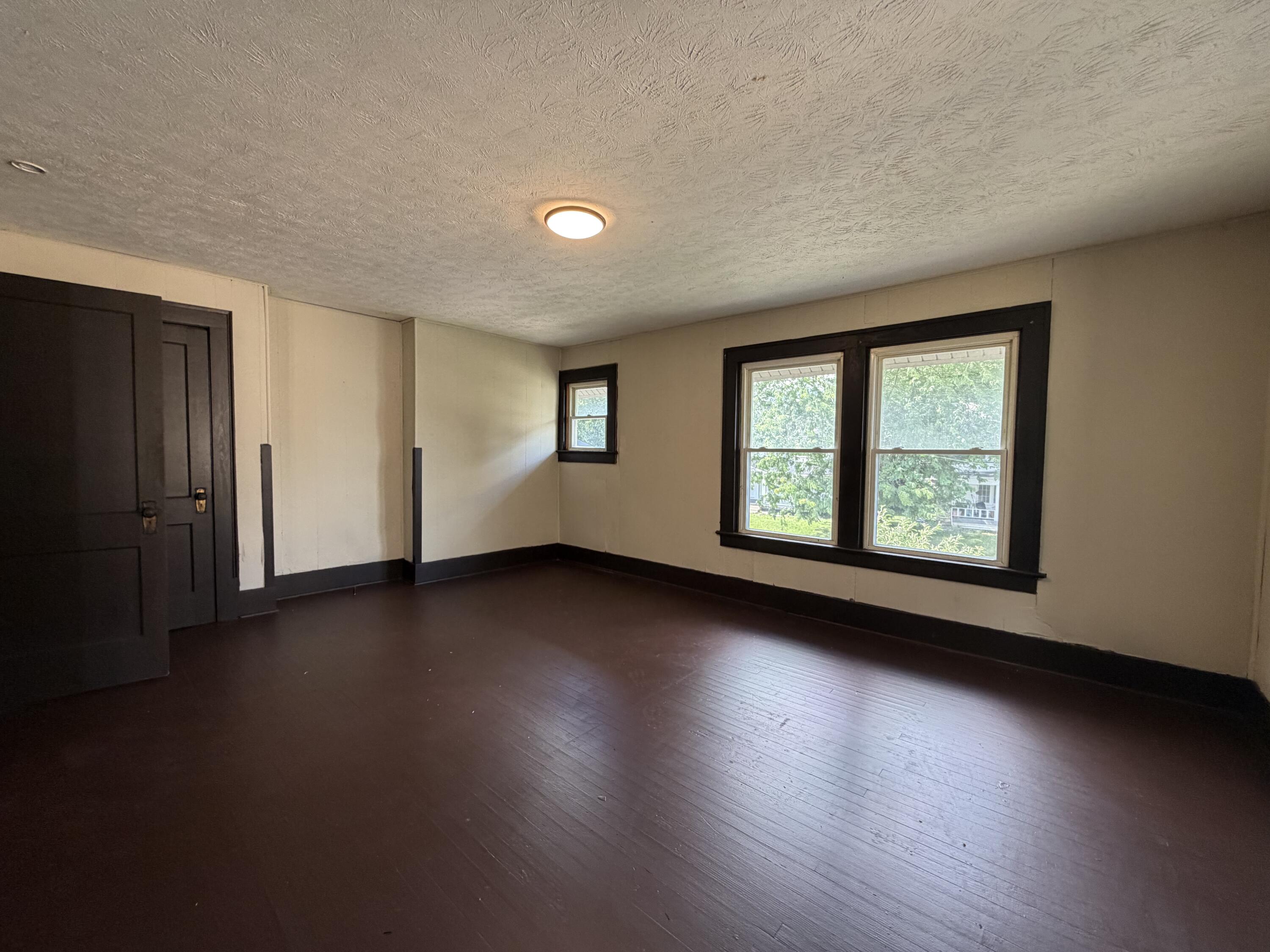 457-459 E Madison Avenue Property Photo 43