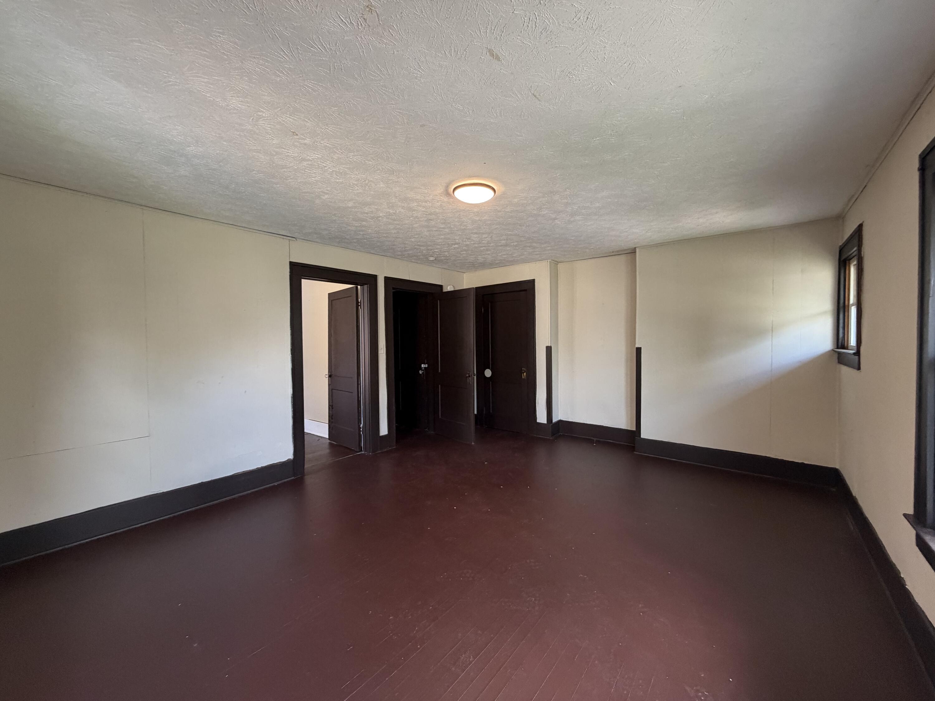 457-459 E Madison Avenue Property Photo 44