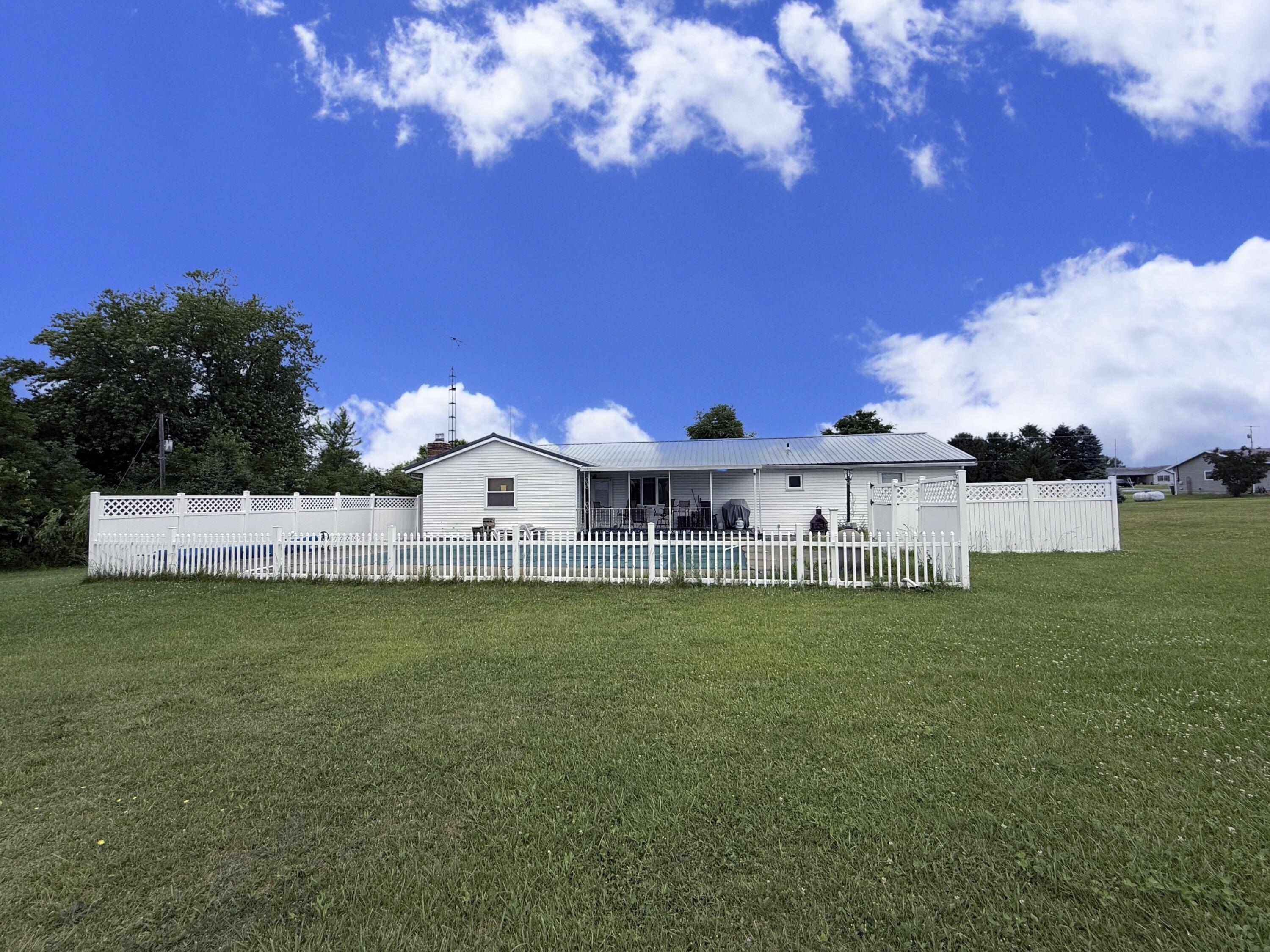 9661 Jones Road Property Photo 4