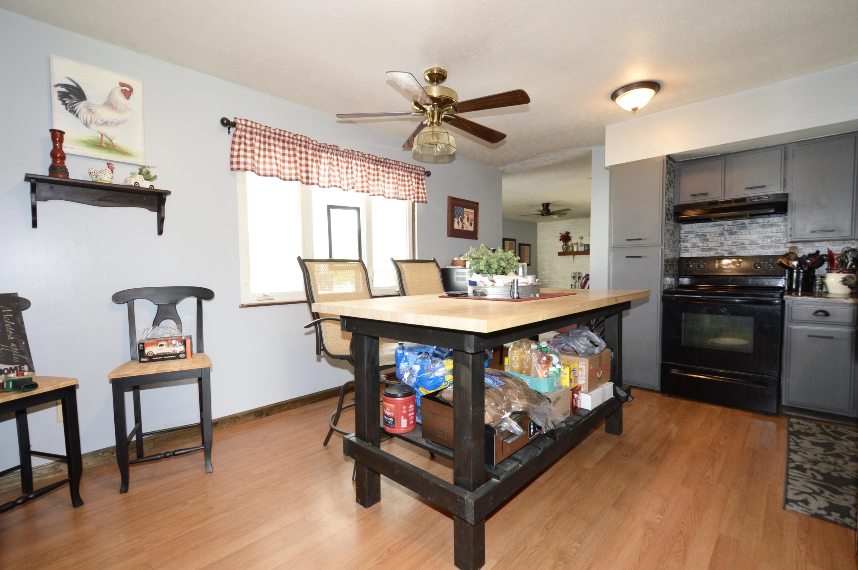 9661 Jones Road Property Photo 12