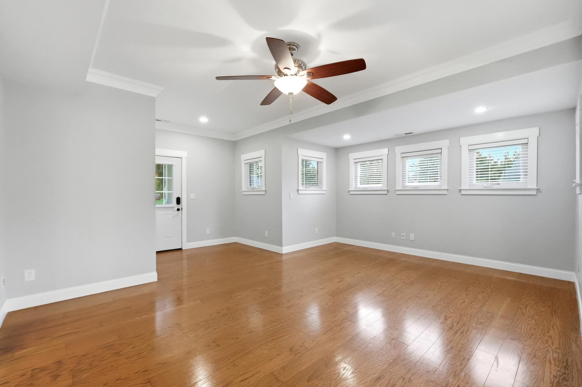 2425 Delta Avenue Property Photo 9