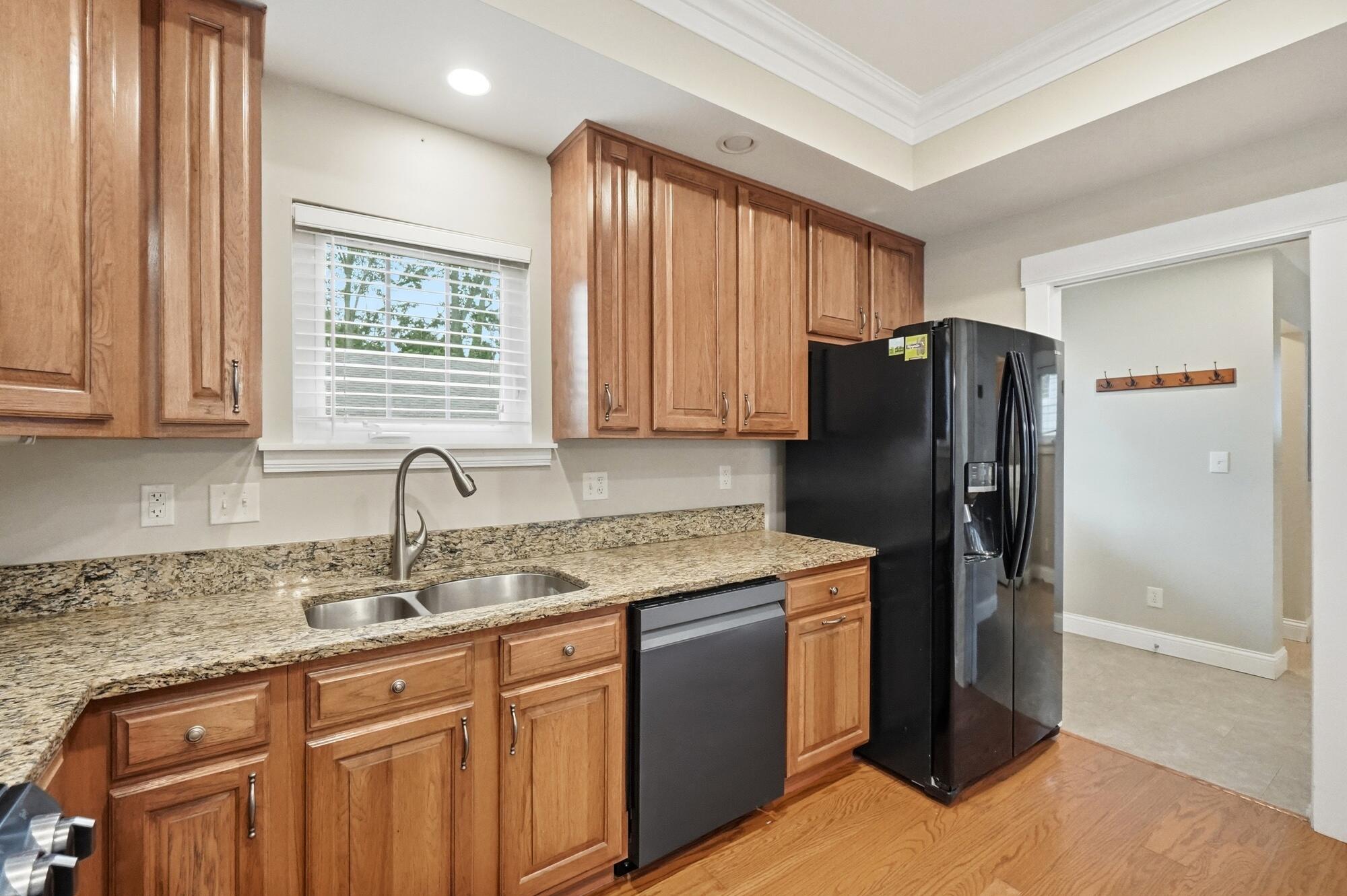 2425 Delta Avenue Property Photo 17