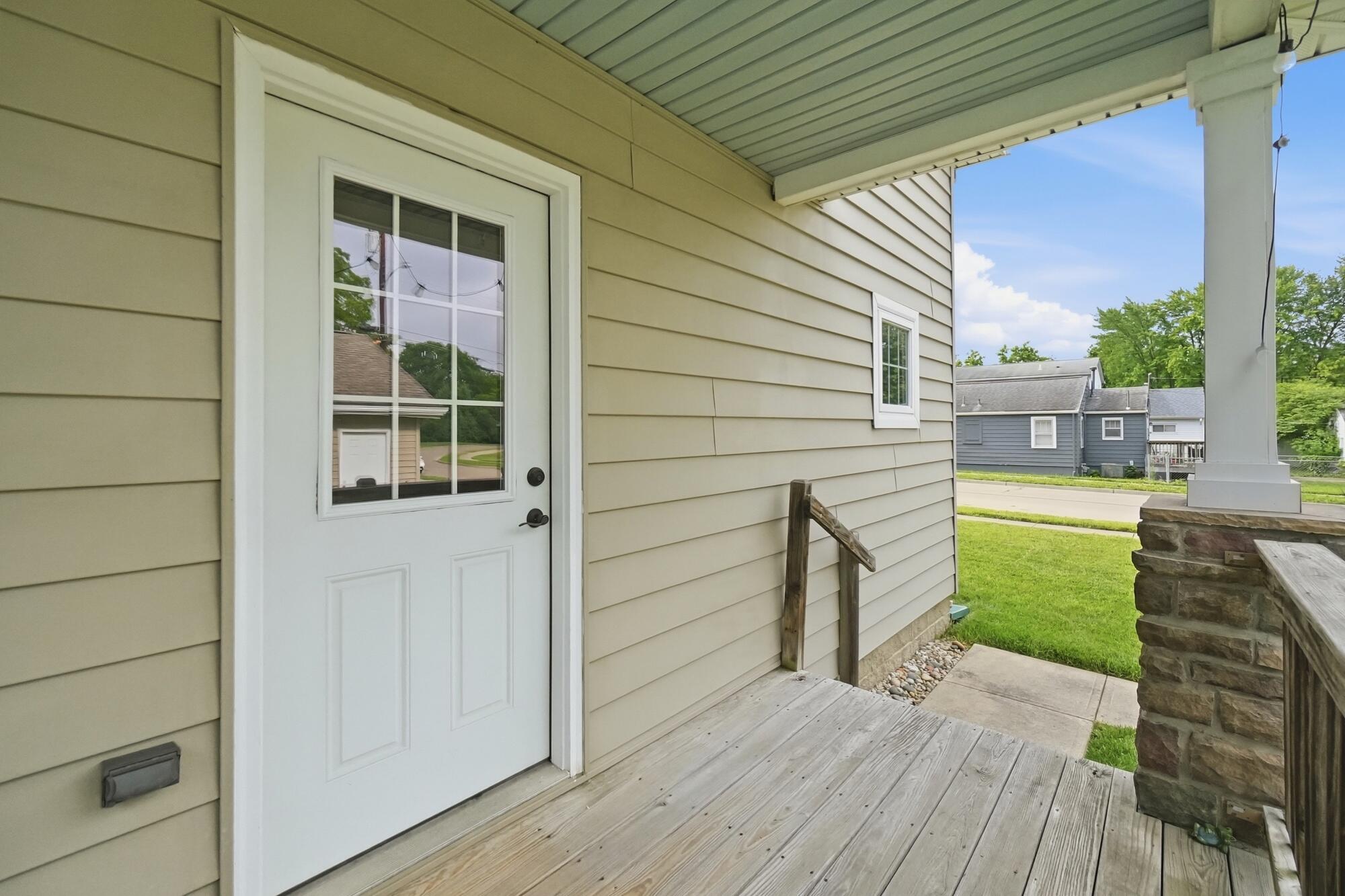 2425 Delta Avenue Property Photo 45