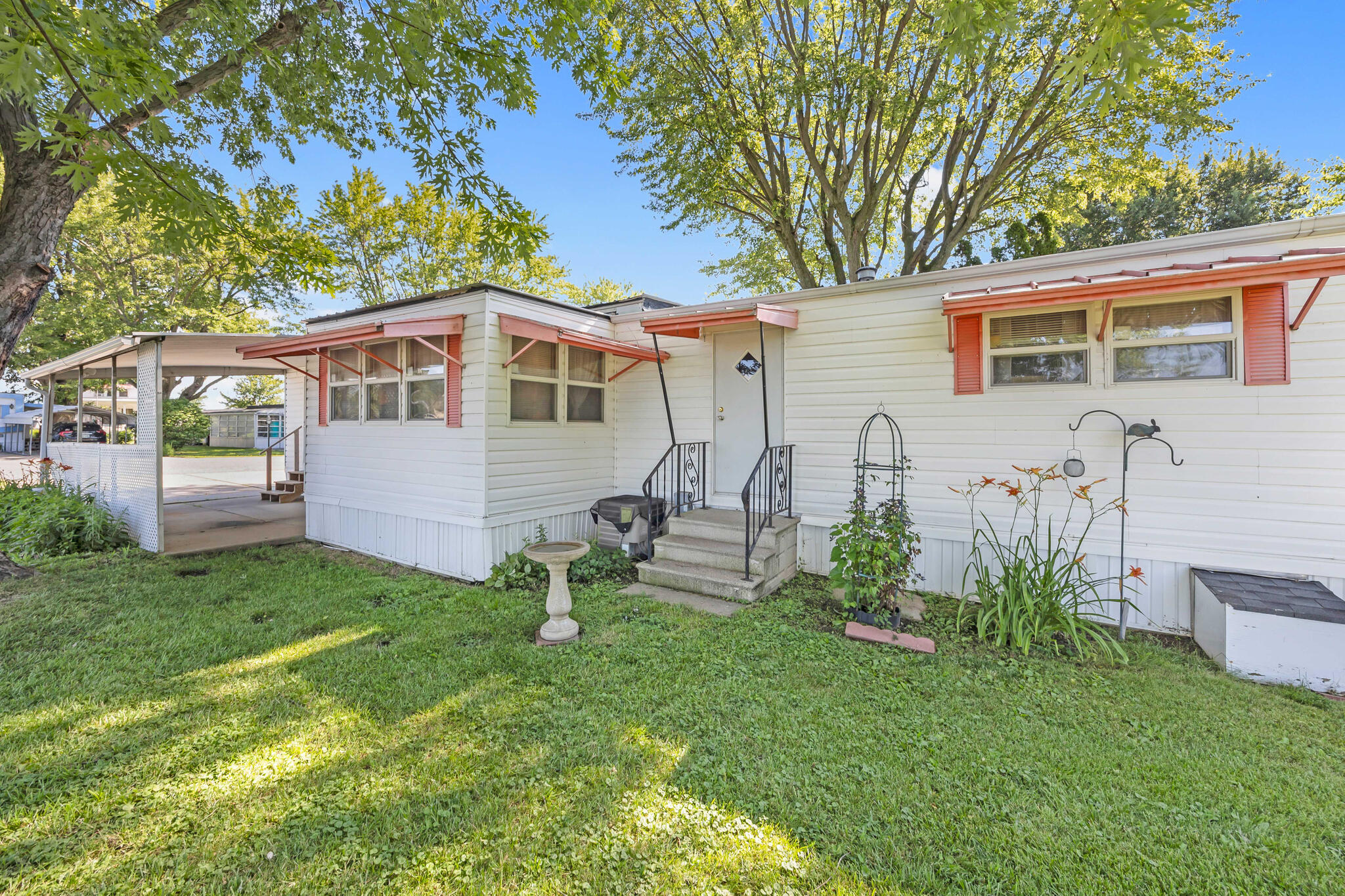 11016 Oak Circle 9 Property Photo 5