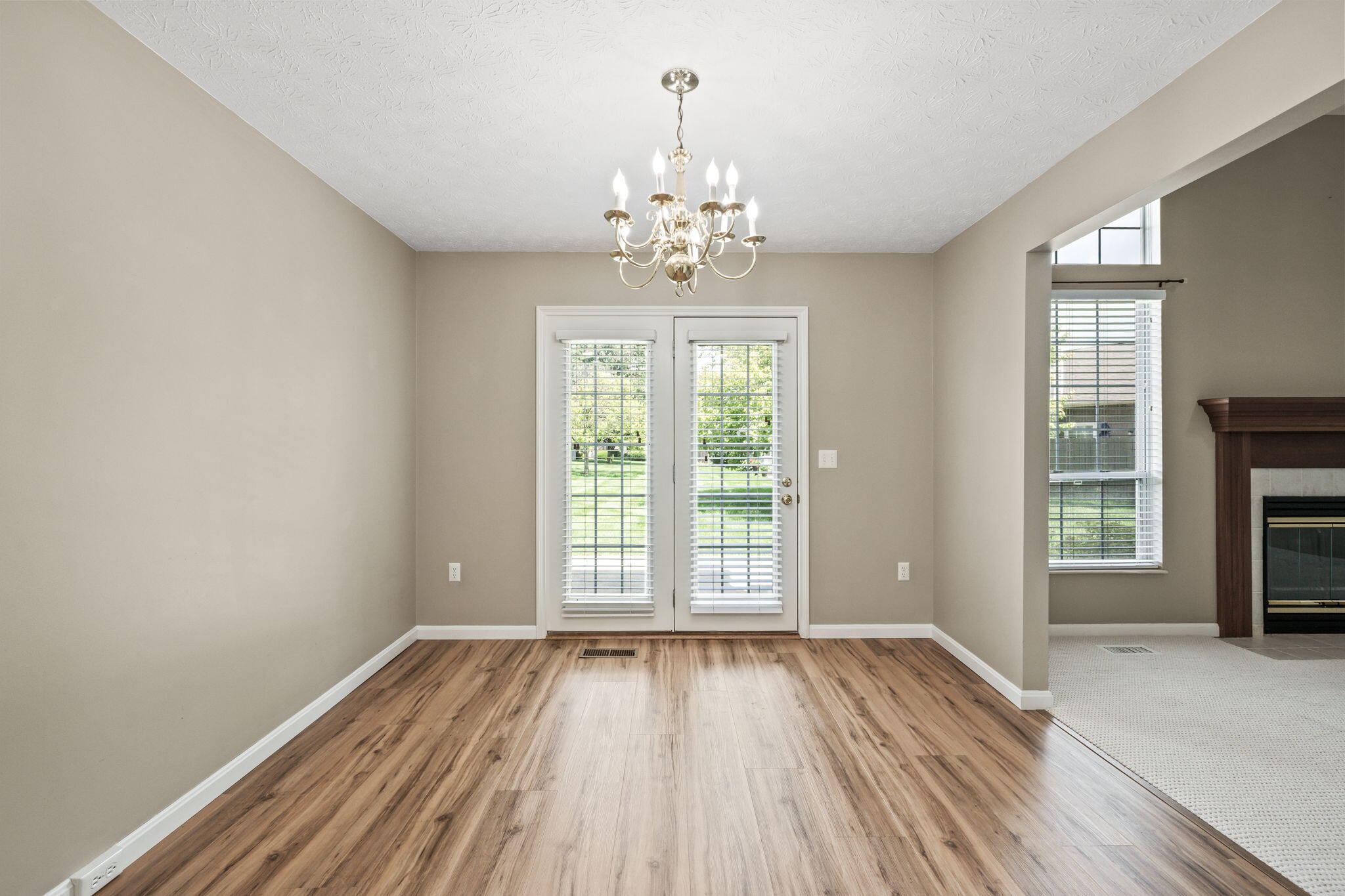 908 Cambridge Circle Property Photo 15