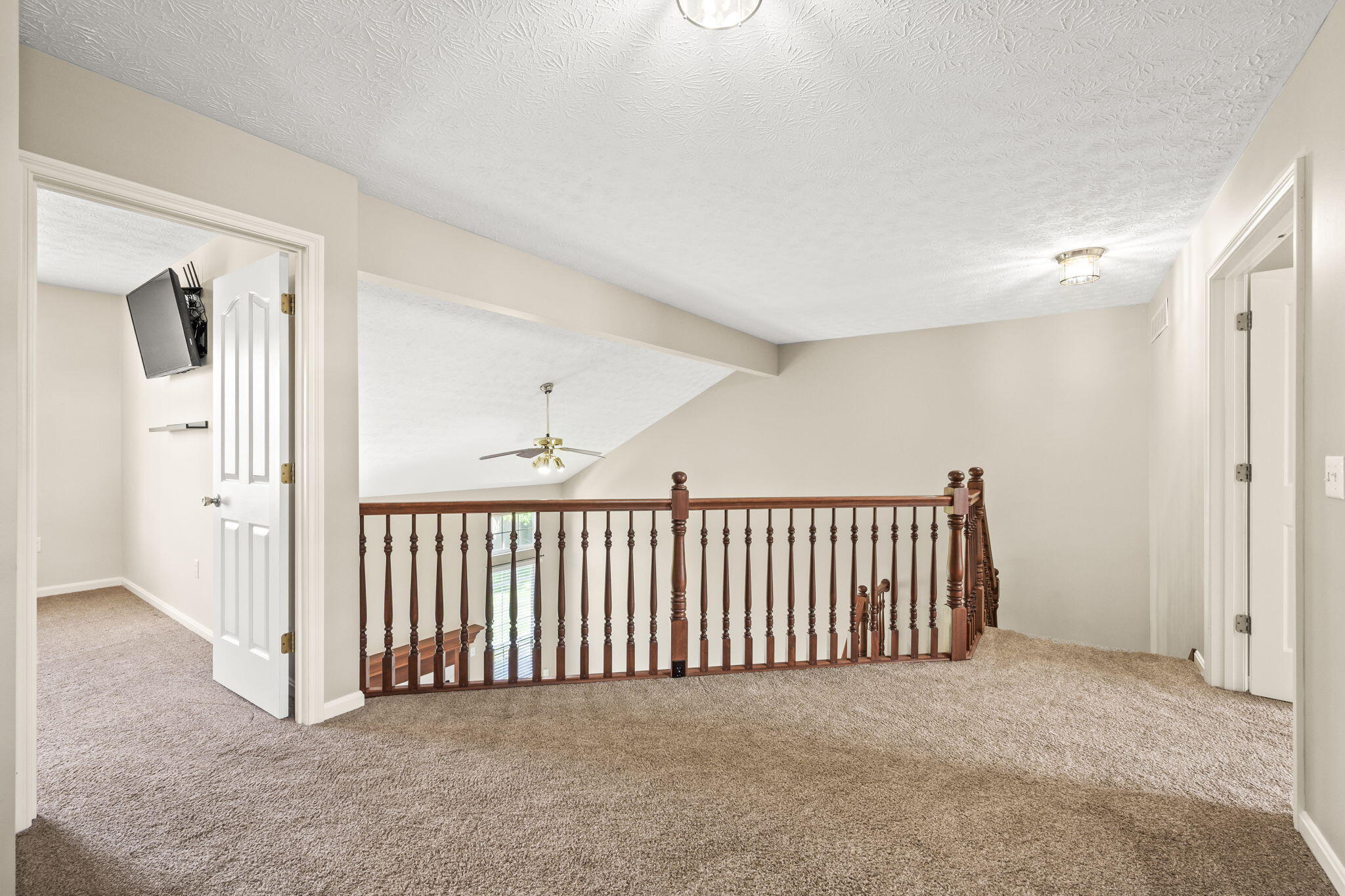 908 Cambridge Circle Property Photo 27