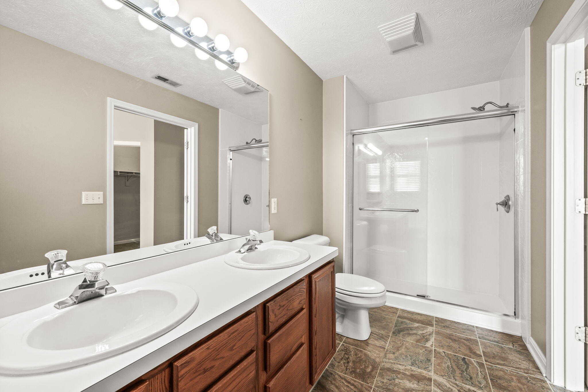 908 Cambridge Circle Property Photo 35