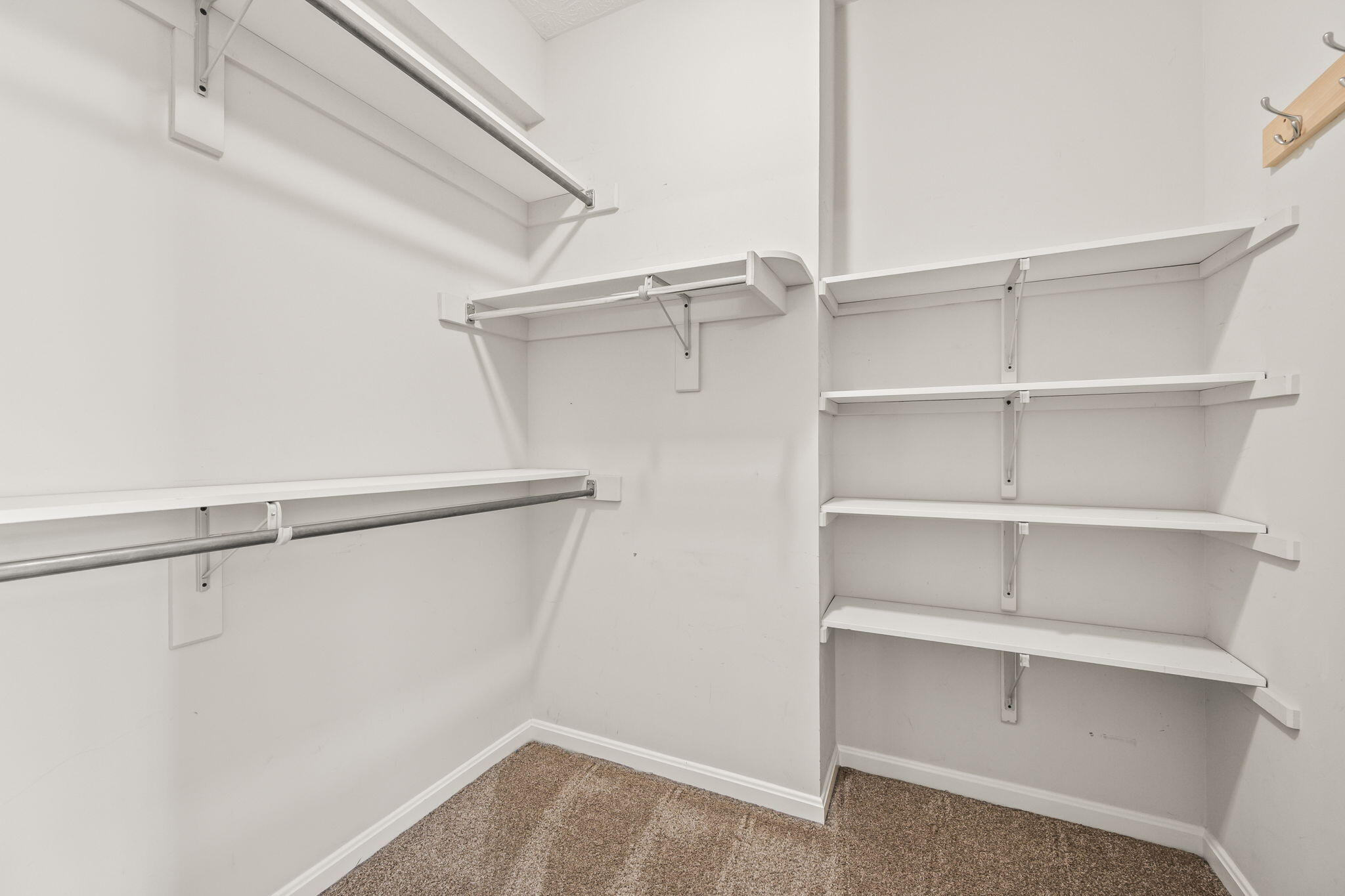 908 Cambridge Circle Property Photo 37