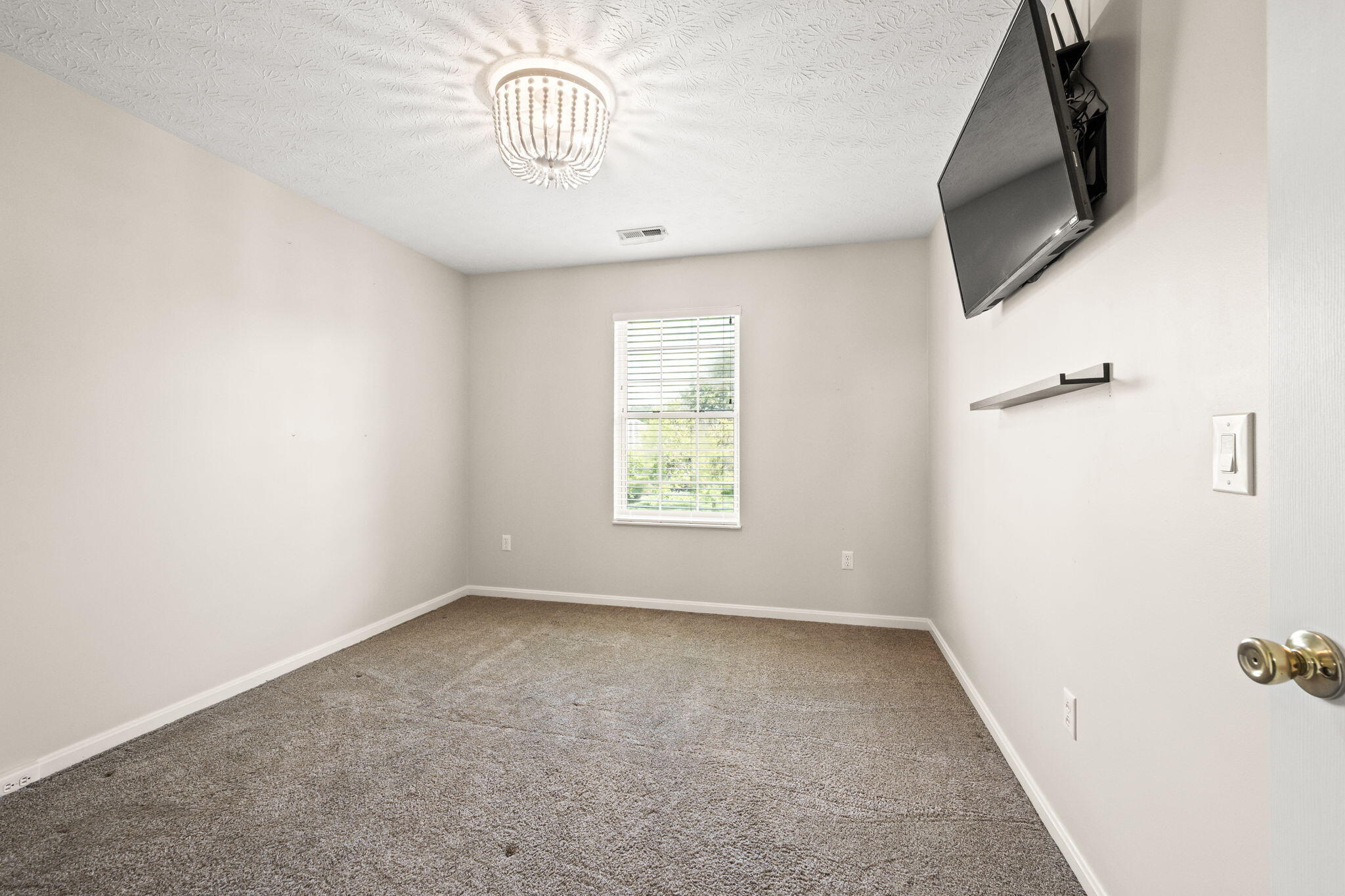 908 Cambridge Circle Property Photo 39