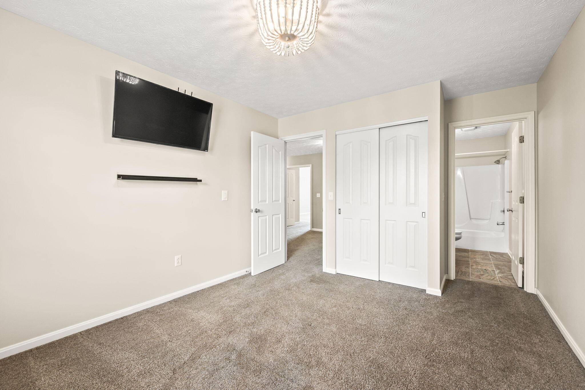 908 Cambridge Circle Property Photo 40