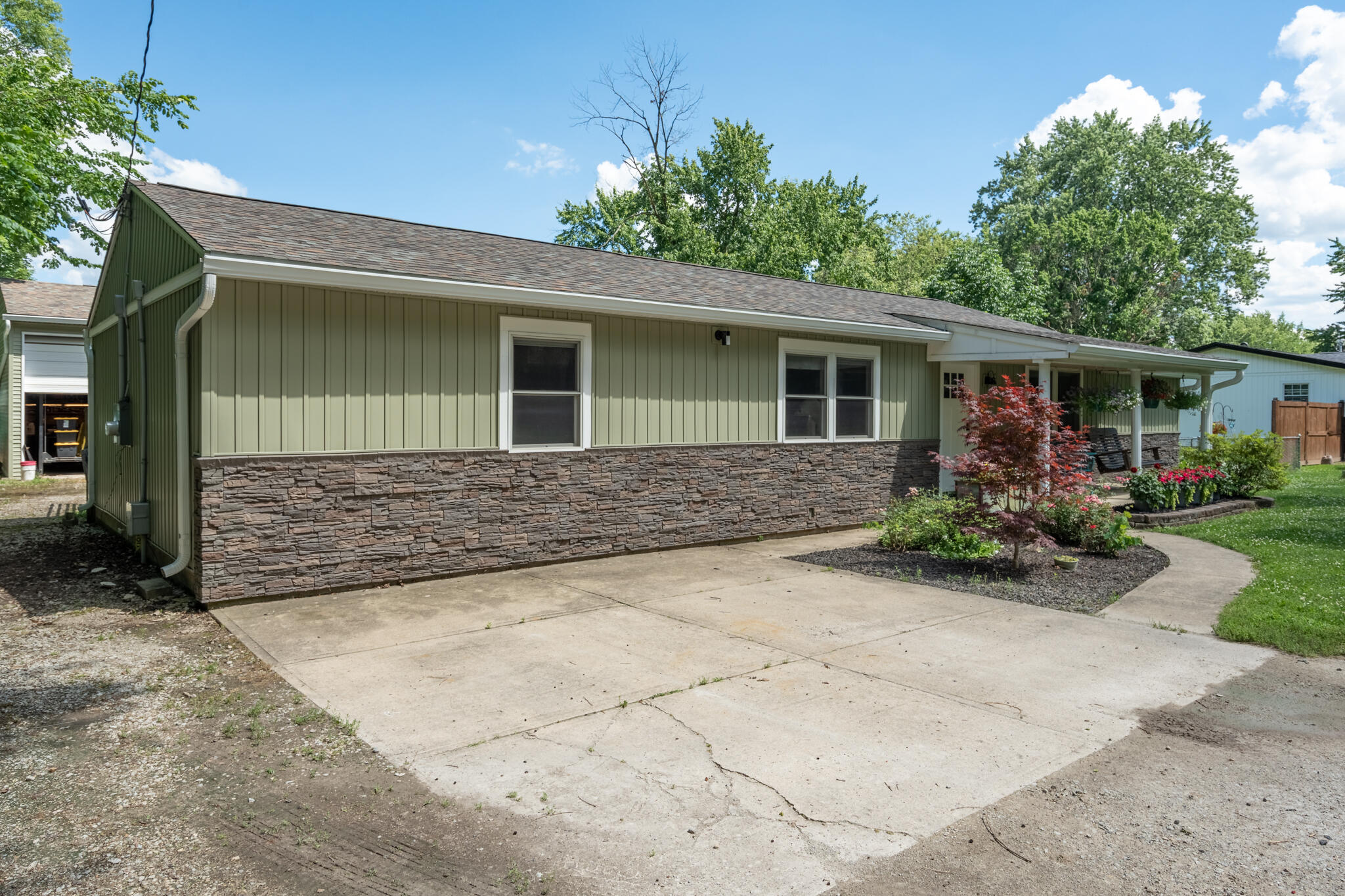 242 N Bickett Road Property Photo 1