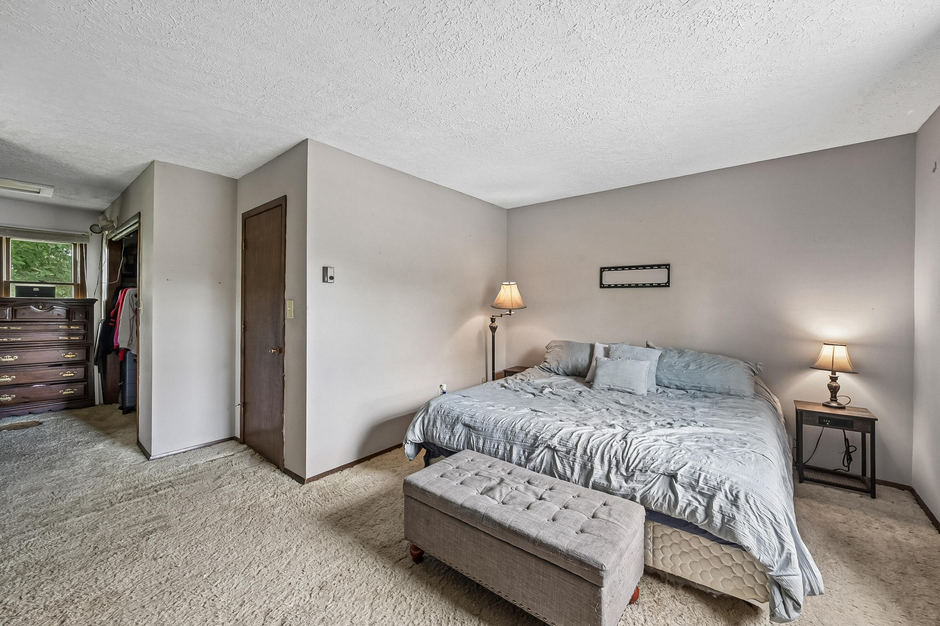 638 W Light Street Property Photo 49
