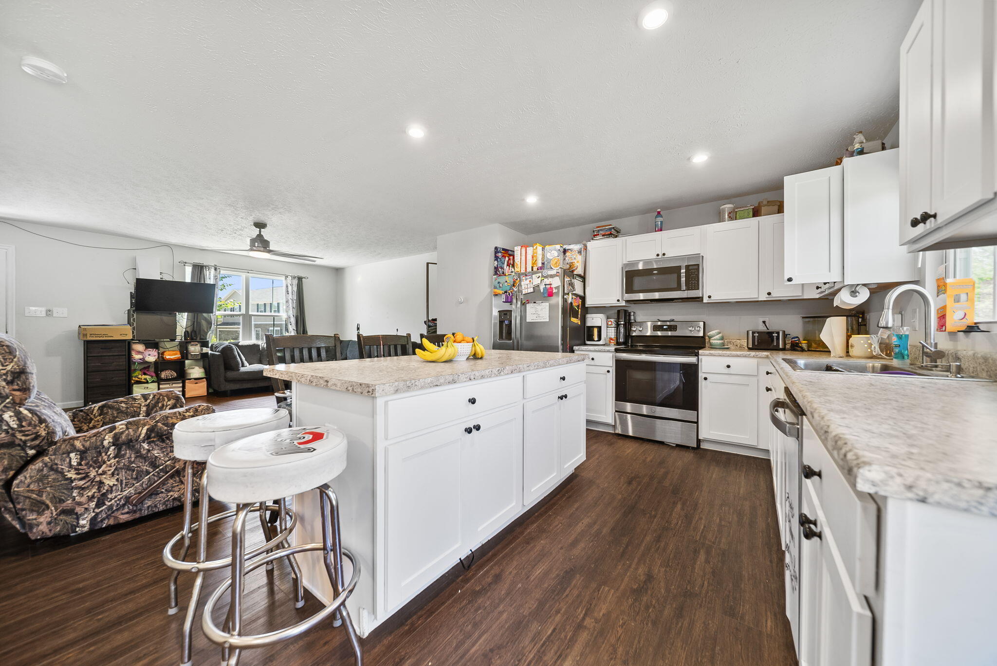 402 Golden Gate Avenue Property Photo 6