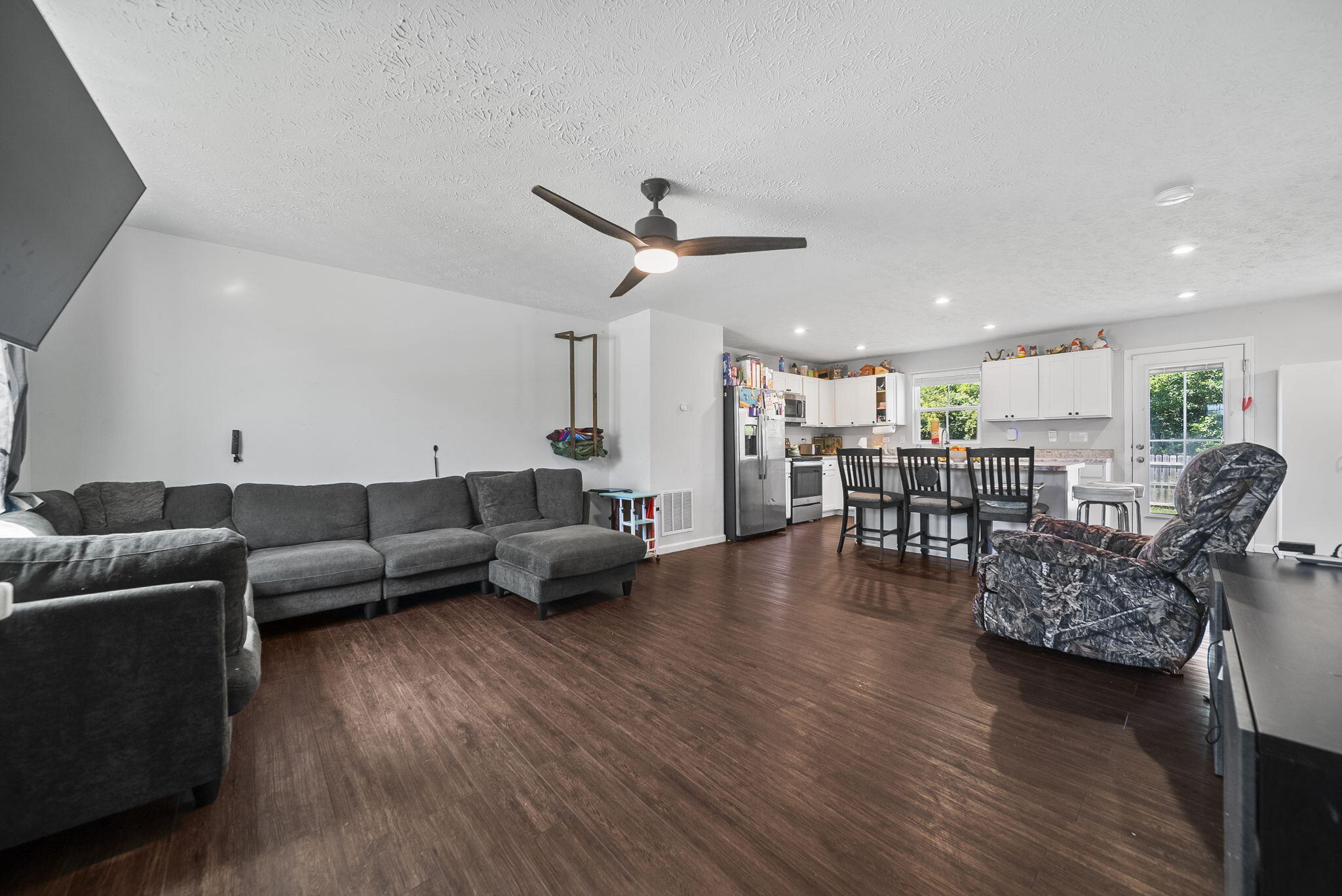 402 Golden Gate Avenue Property Photo 13
