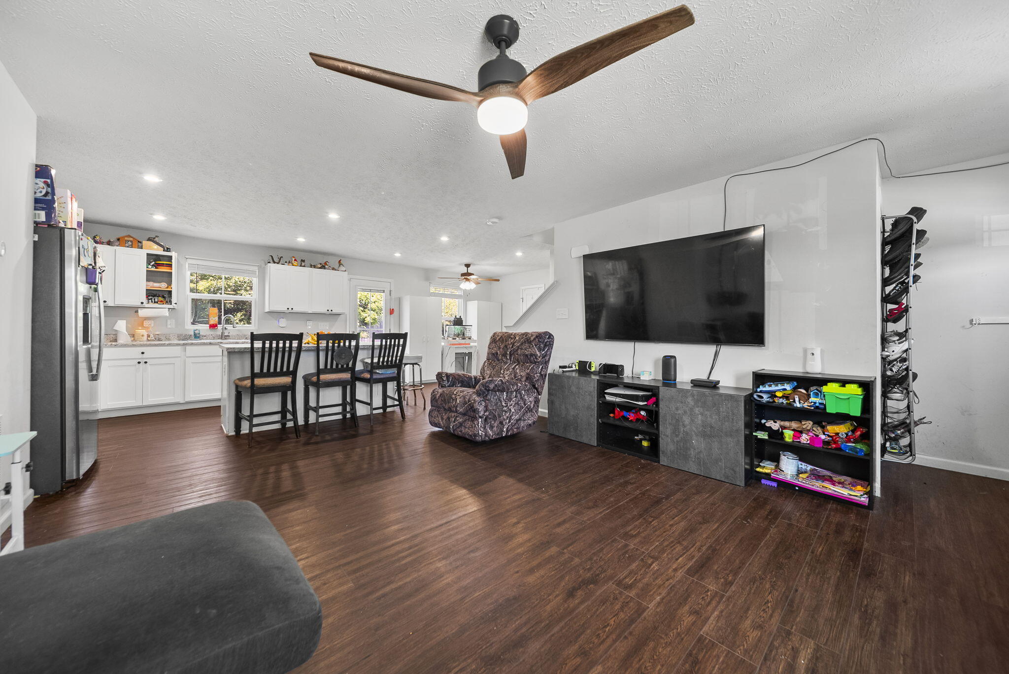 402 Golden Gate Avenue Property Photo 16