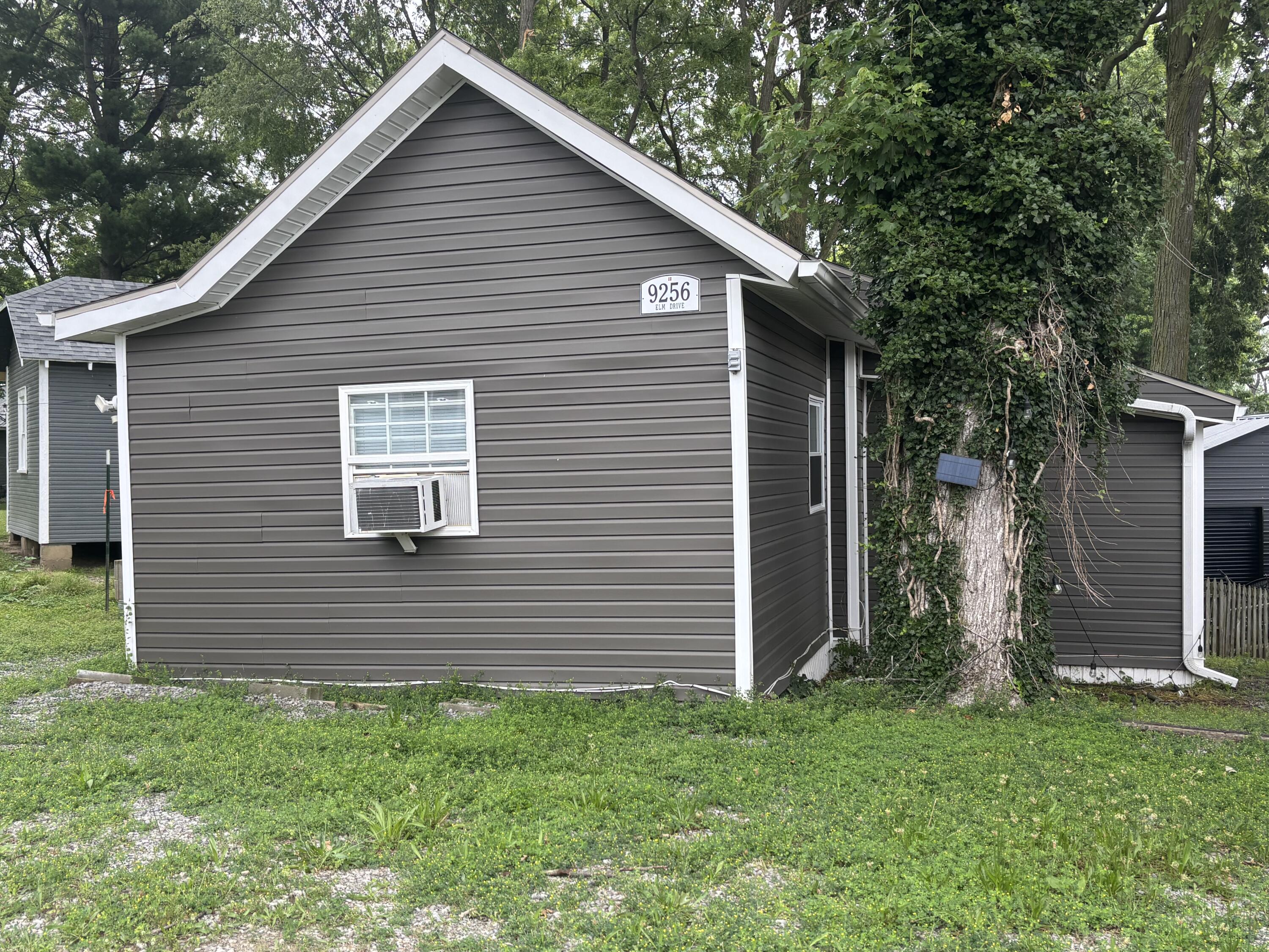 9256 Houser Drive Property Photo 1