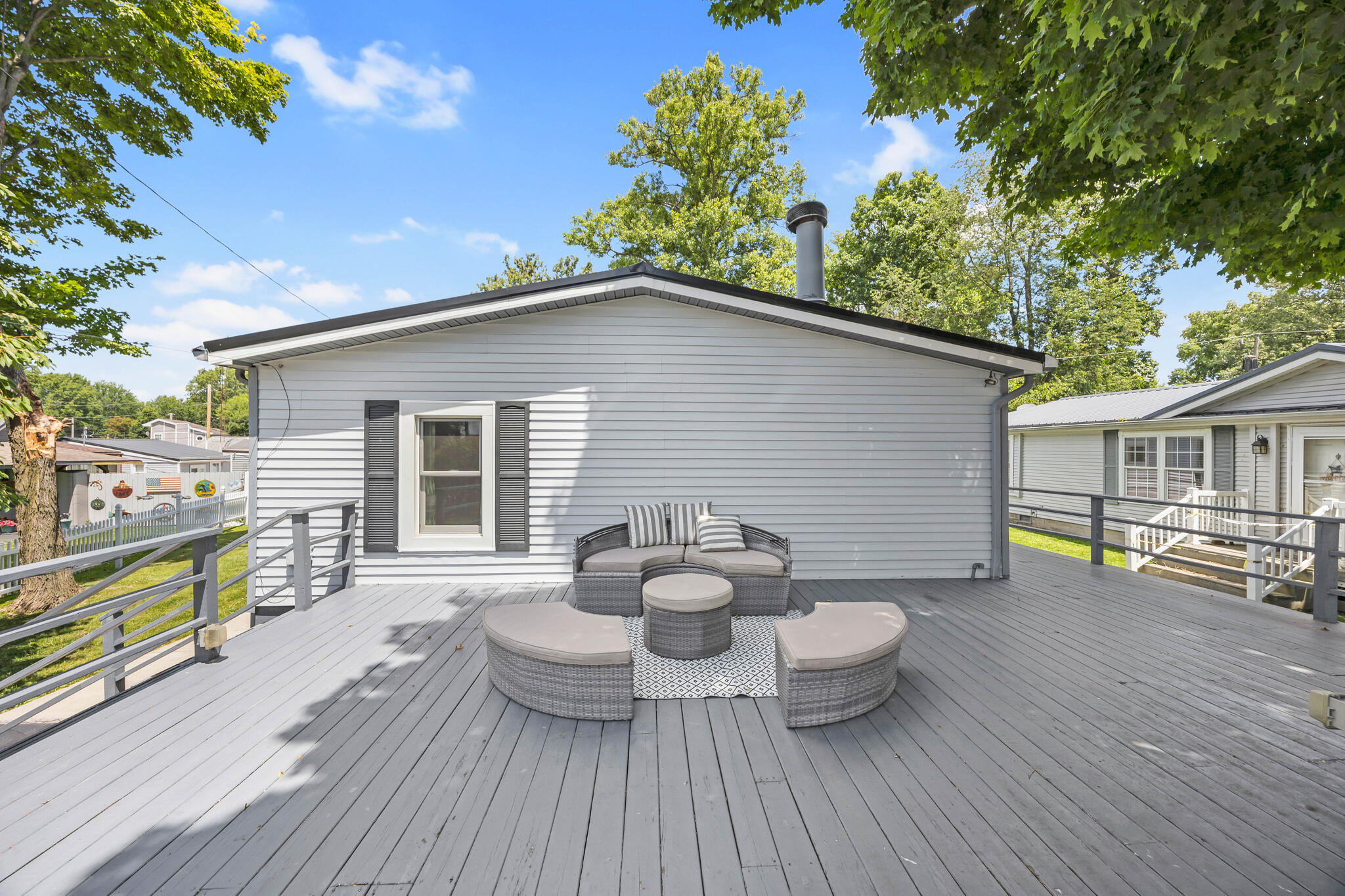 13923 Woll Drive Property Photo 6