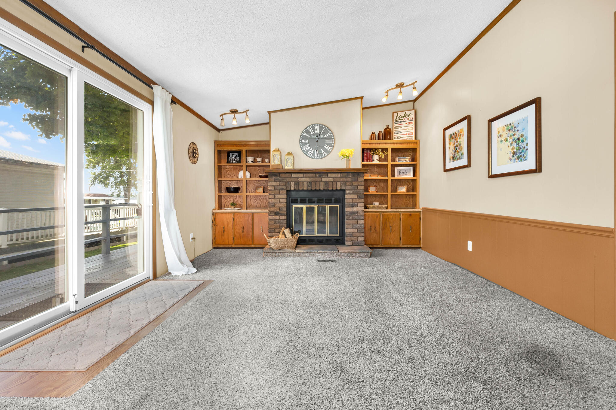 13923 Woll Drive Property Photo 9