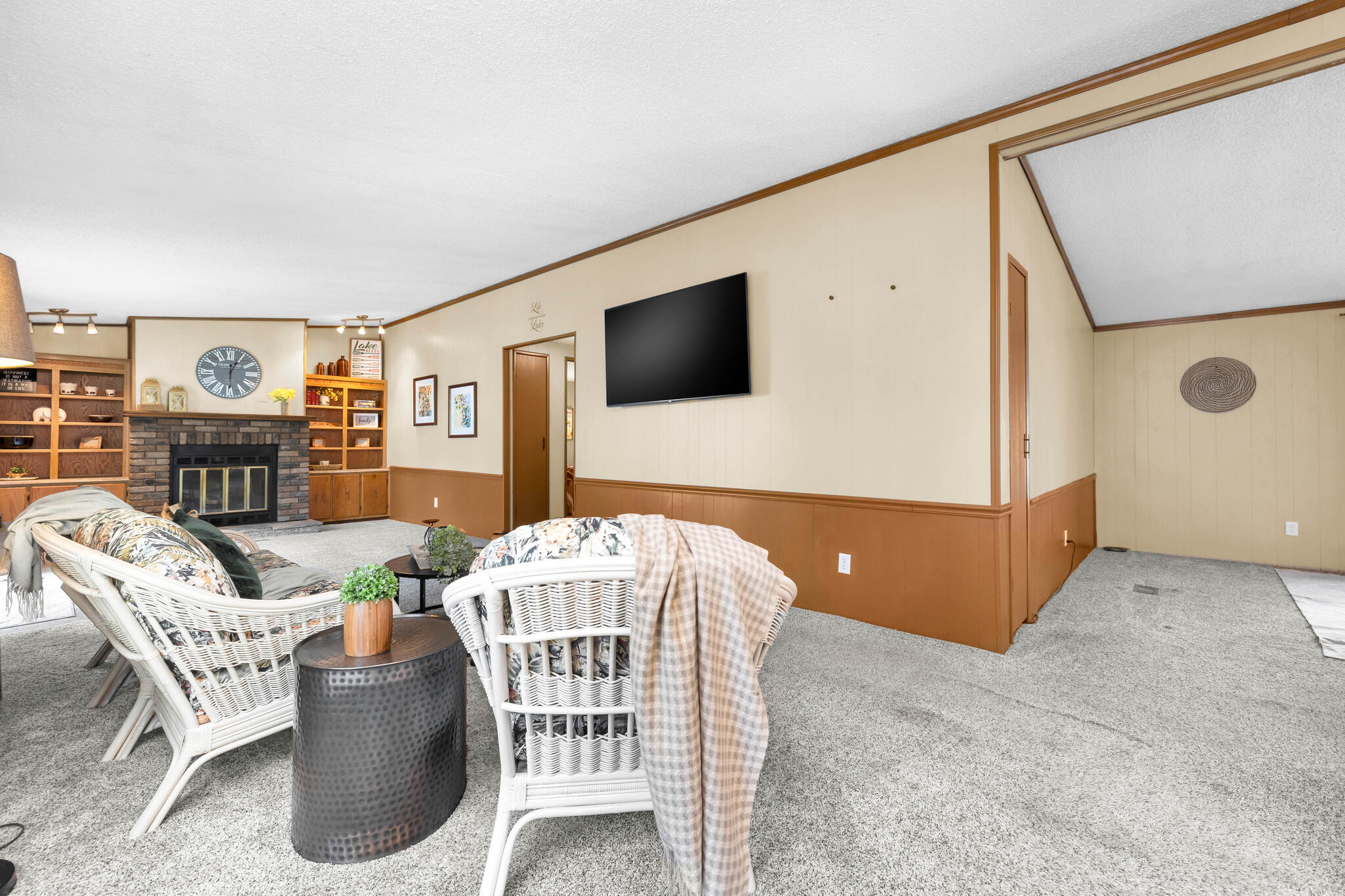 13923 Woll Drive Property Photo 13