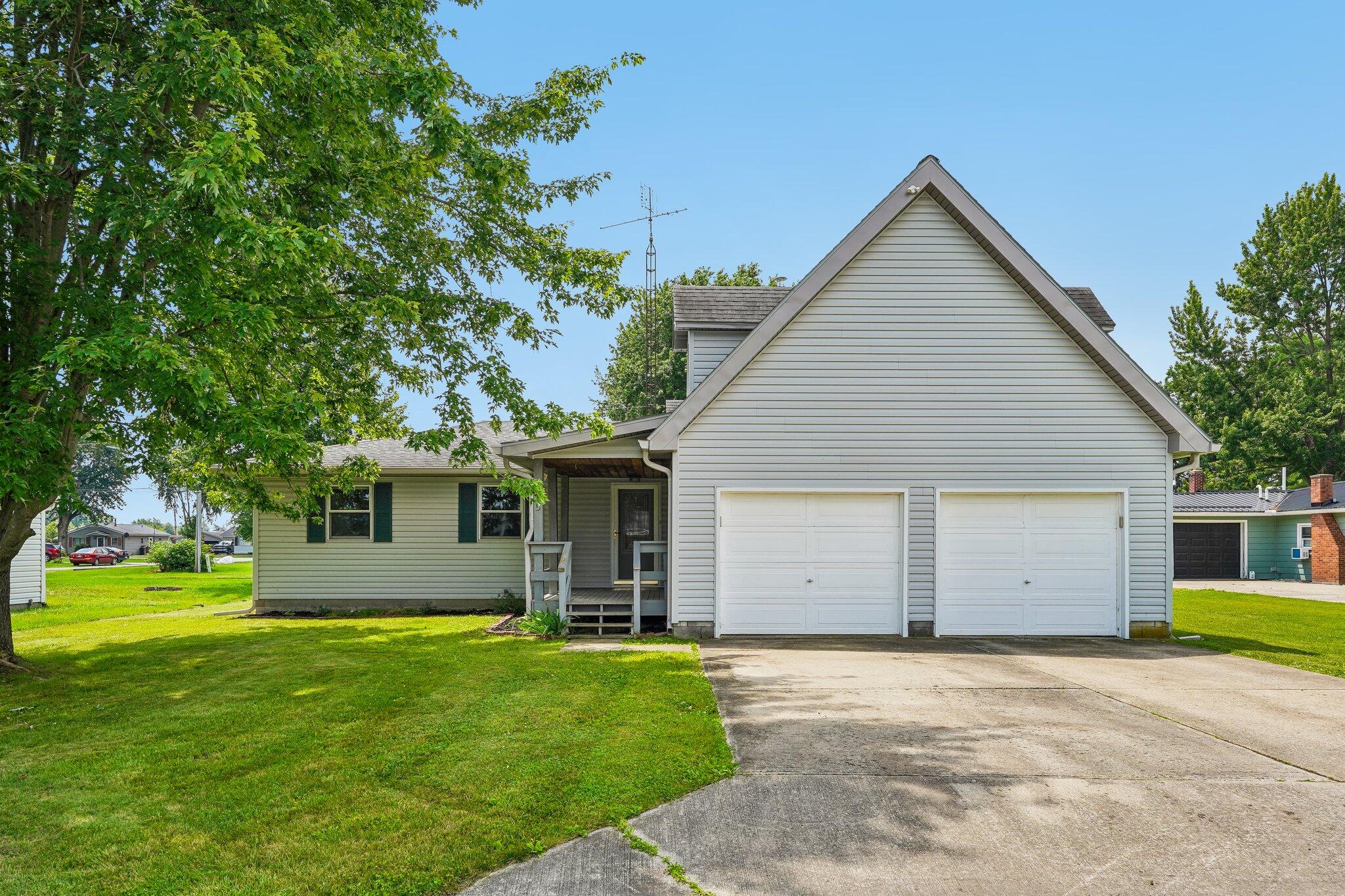 515 W Lake Street Property Photo