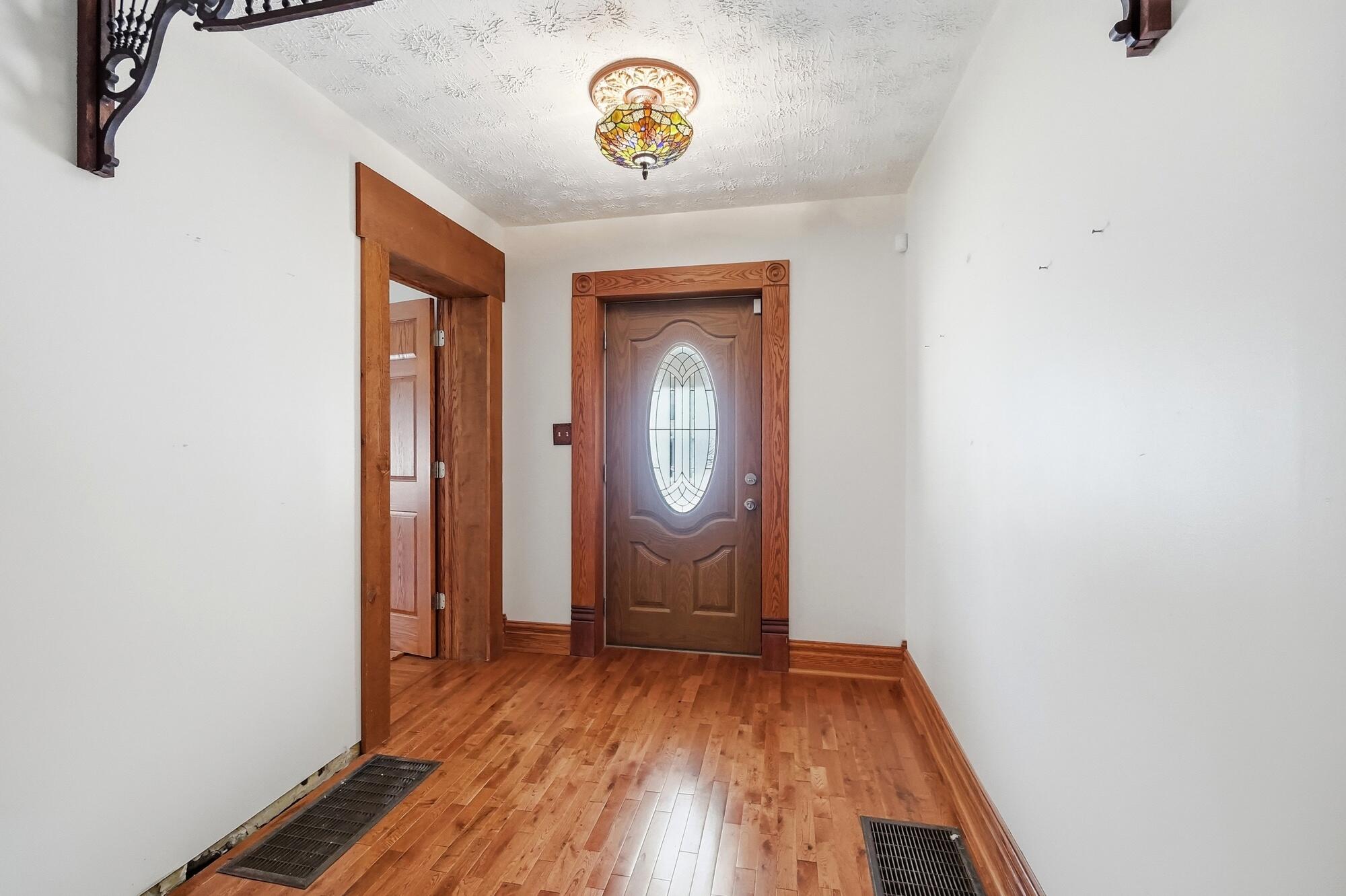 649 E High Street Property Photo 11