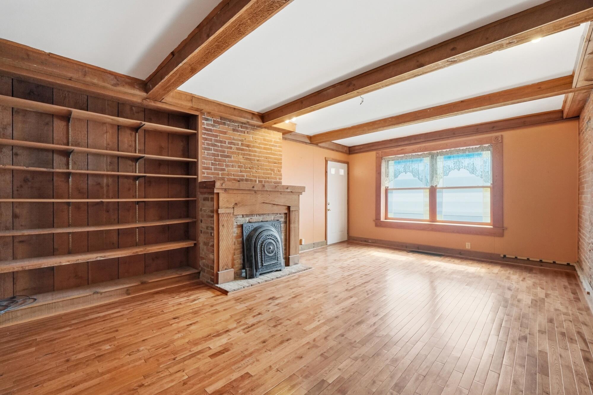 649 E High Street Property Photo 19
