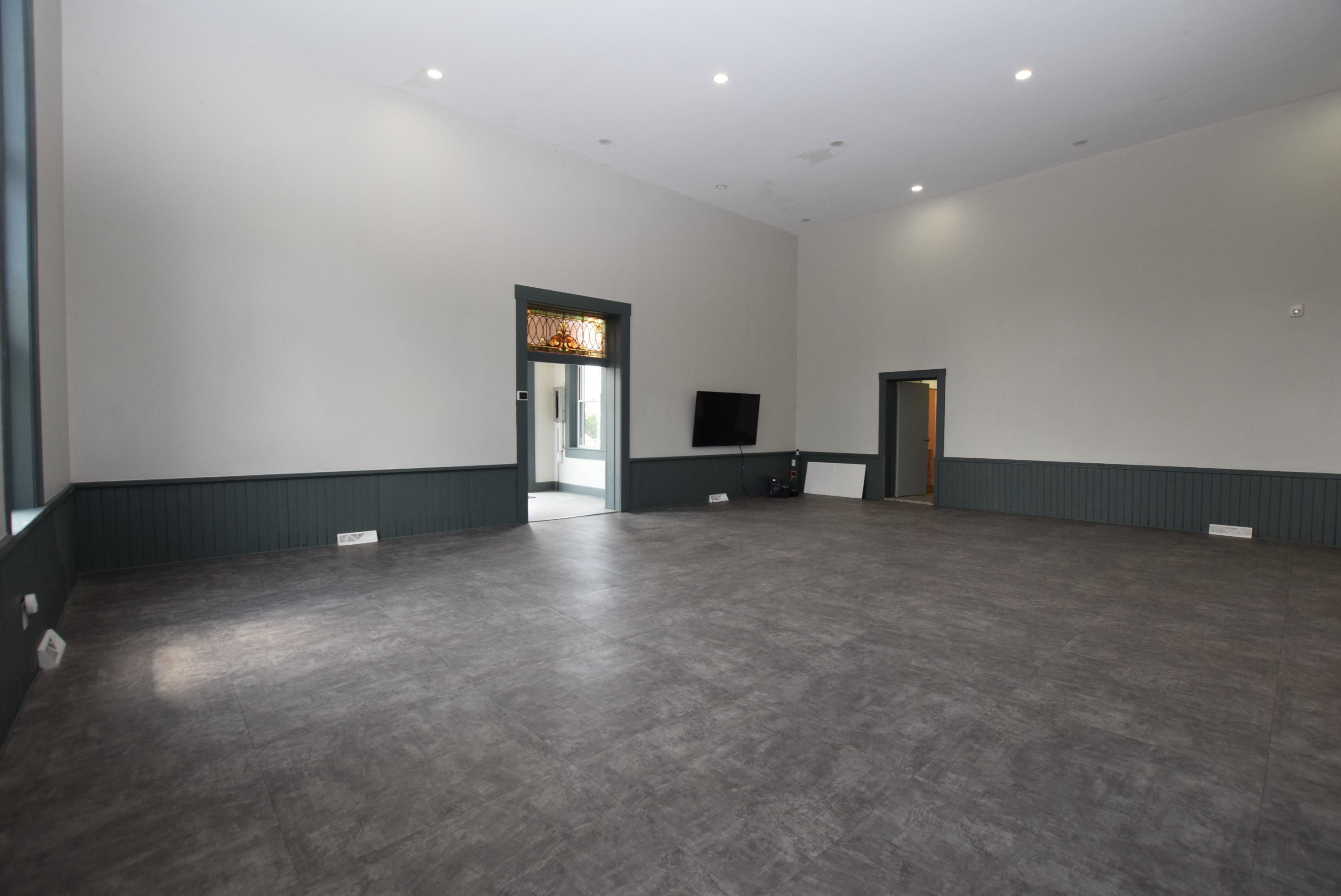 201 E Miami Street Property Photo 5