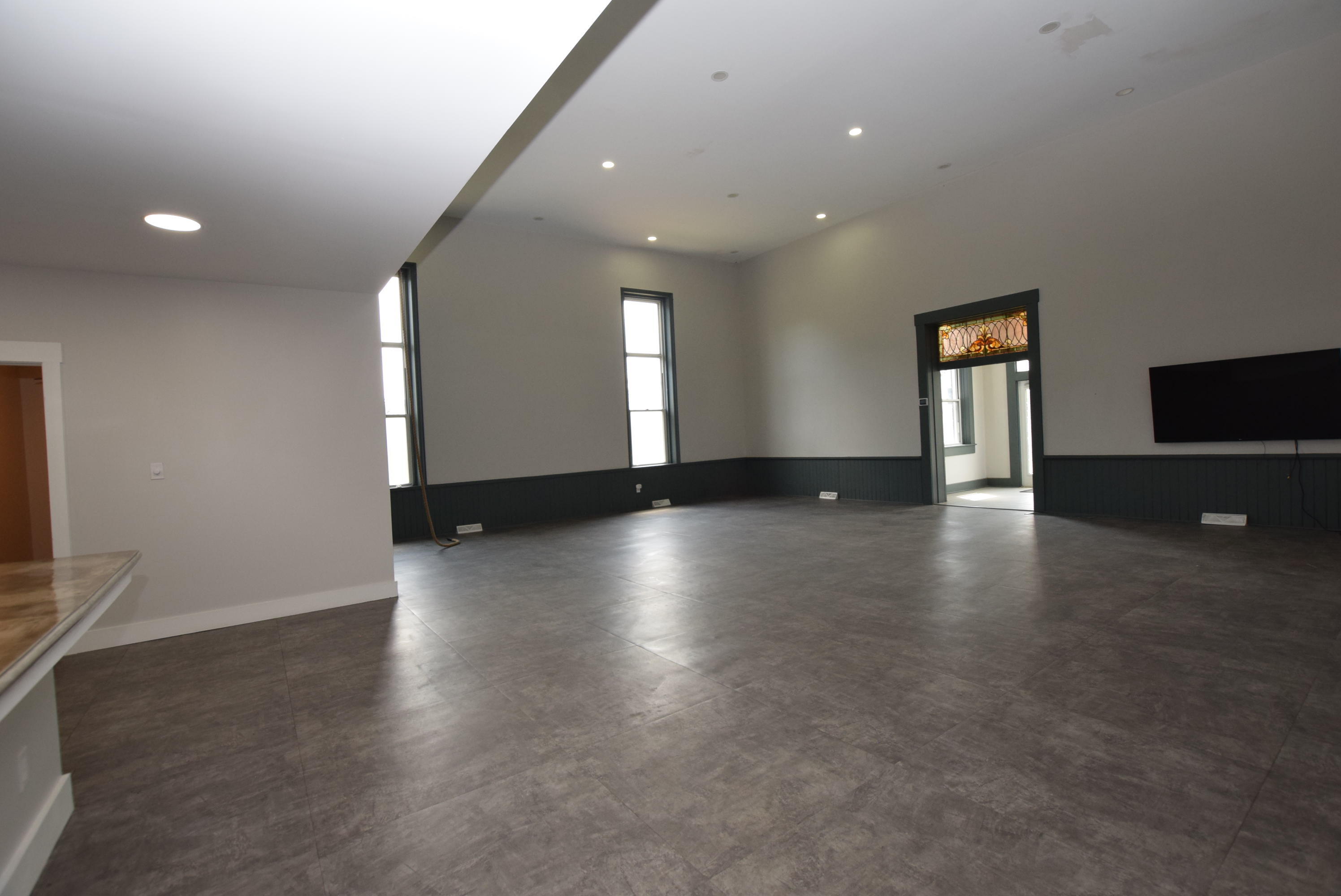 201 E Miami Street Property Photo 8
