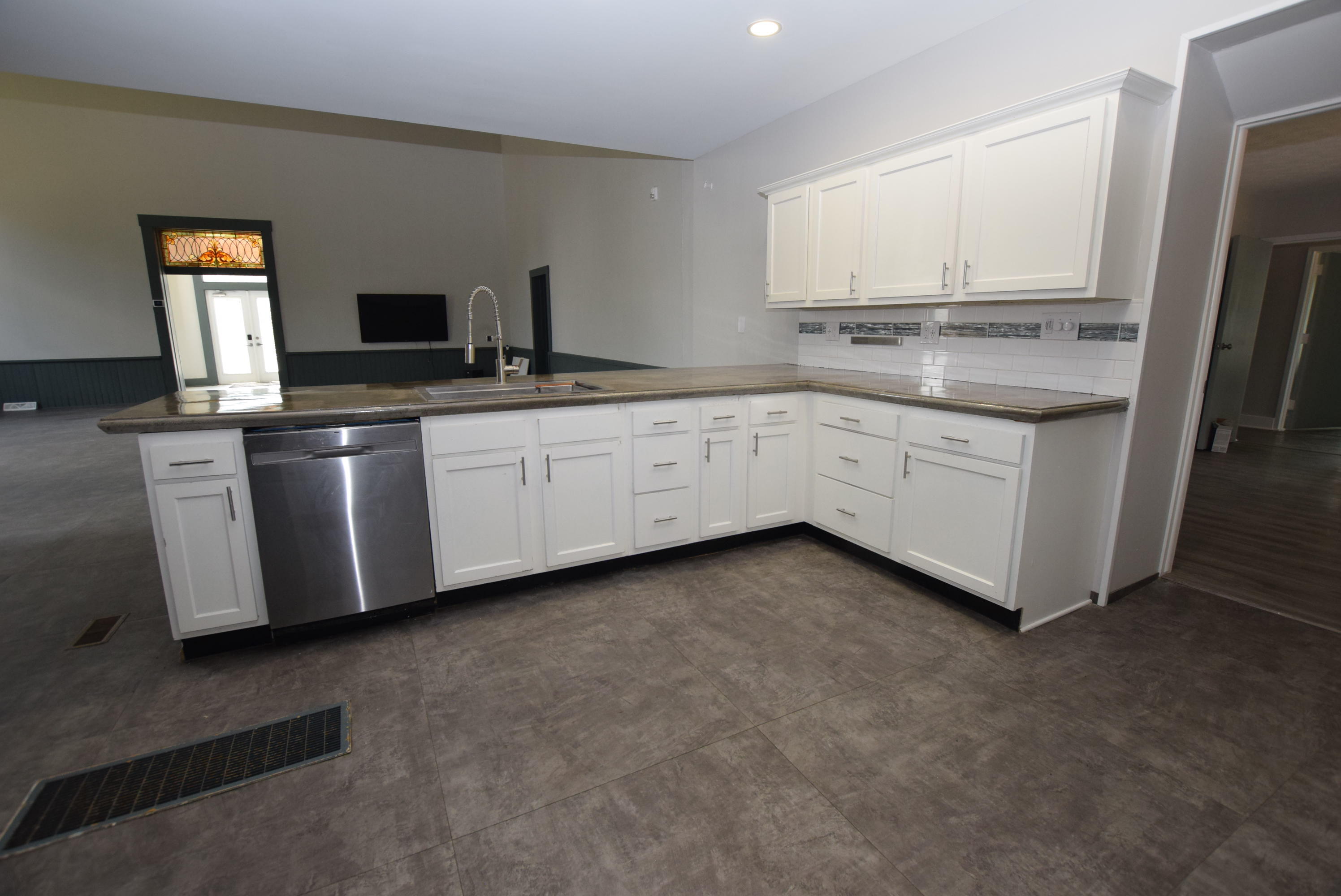 201 E Miami Street Property Photo 12